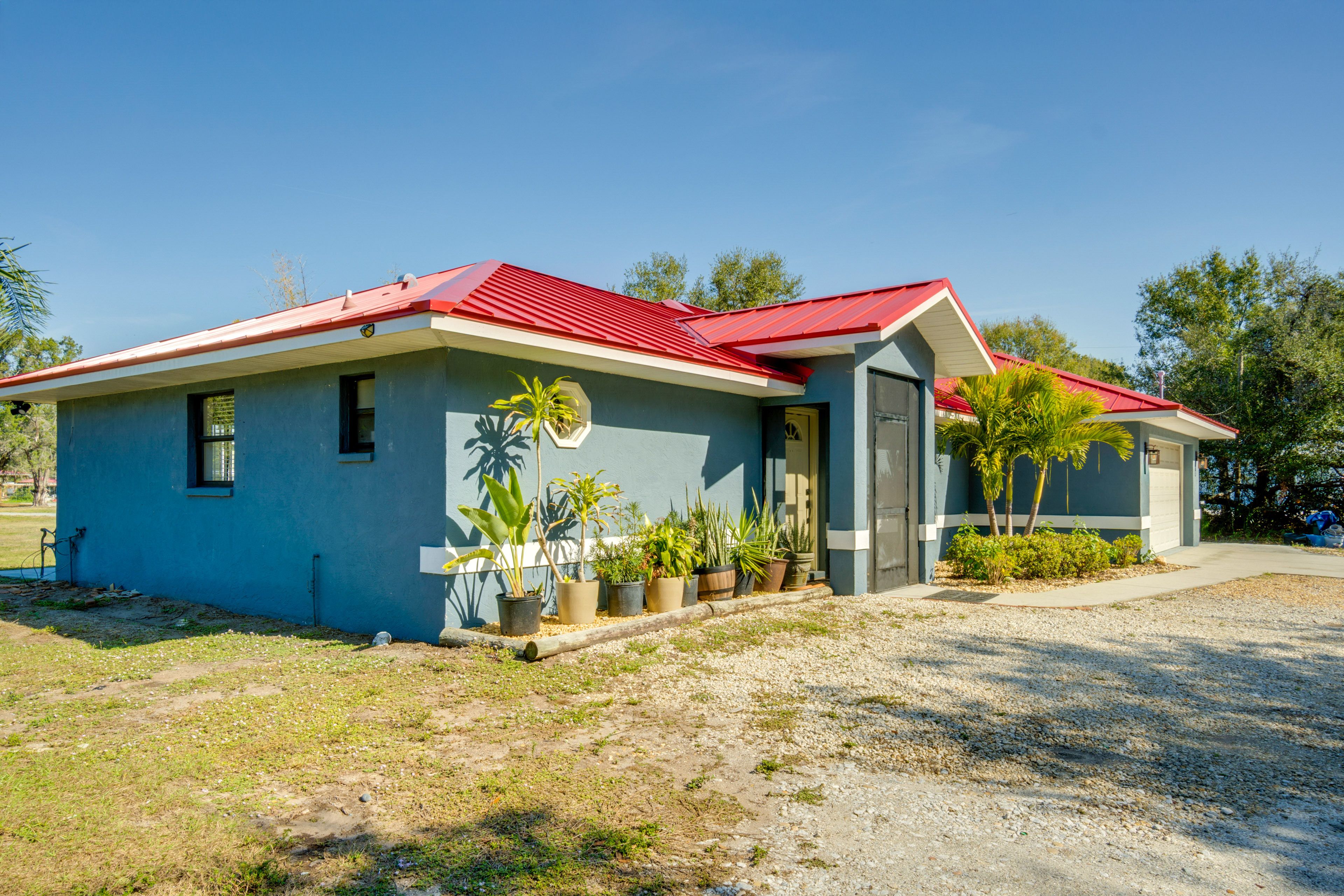 Parking | Driveway (4 Vehicles)