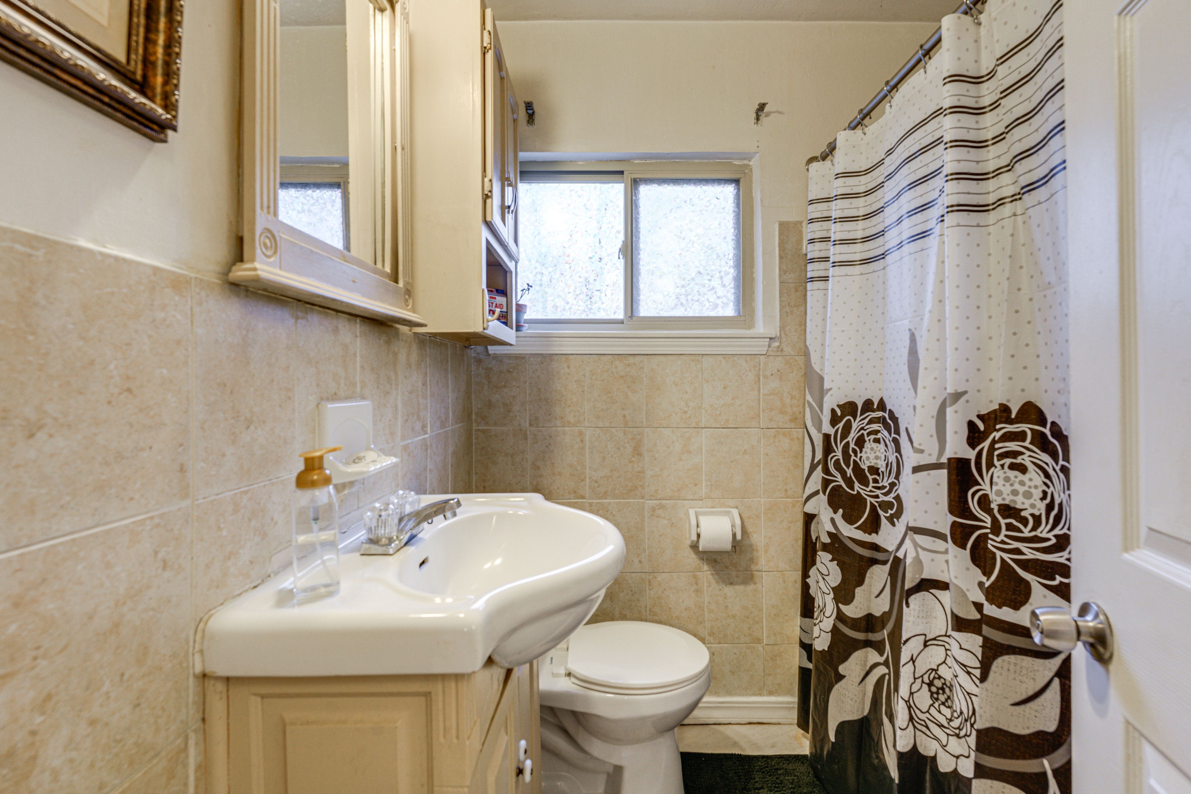 Bathroom | Shower/Tub Combo