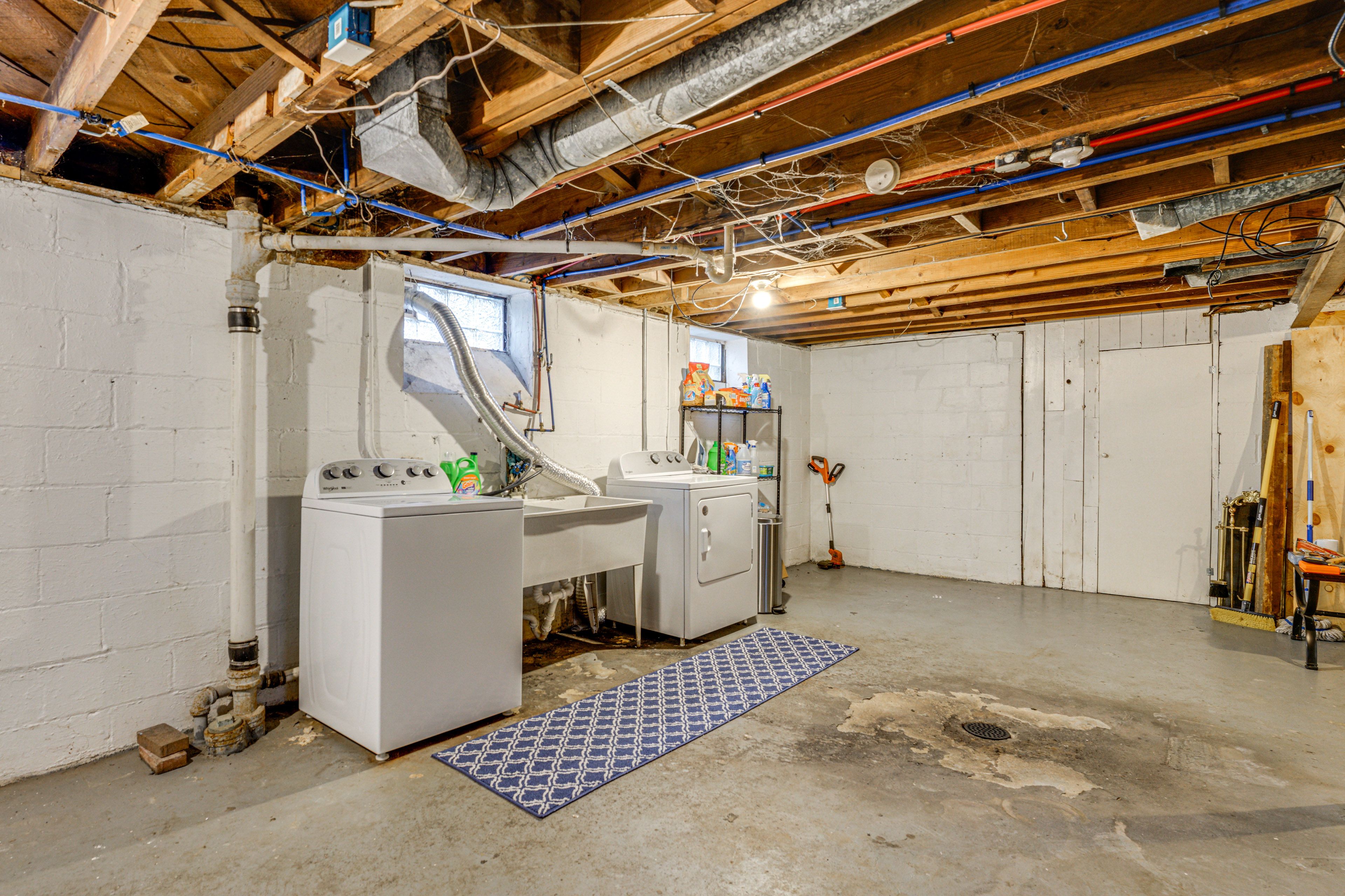 Unfinished Basement | Laundry Area