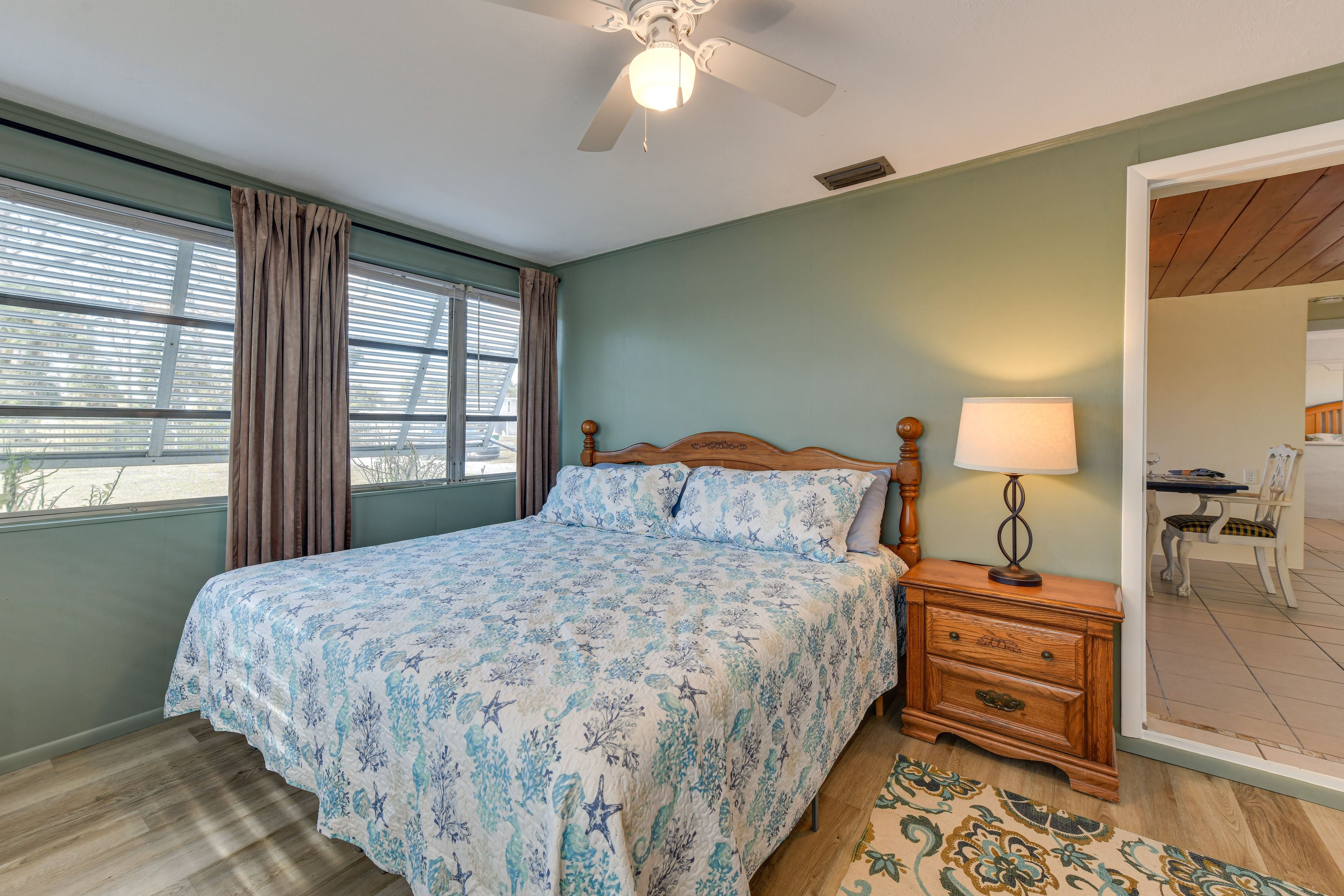 Bedroom 1 | King Bed