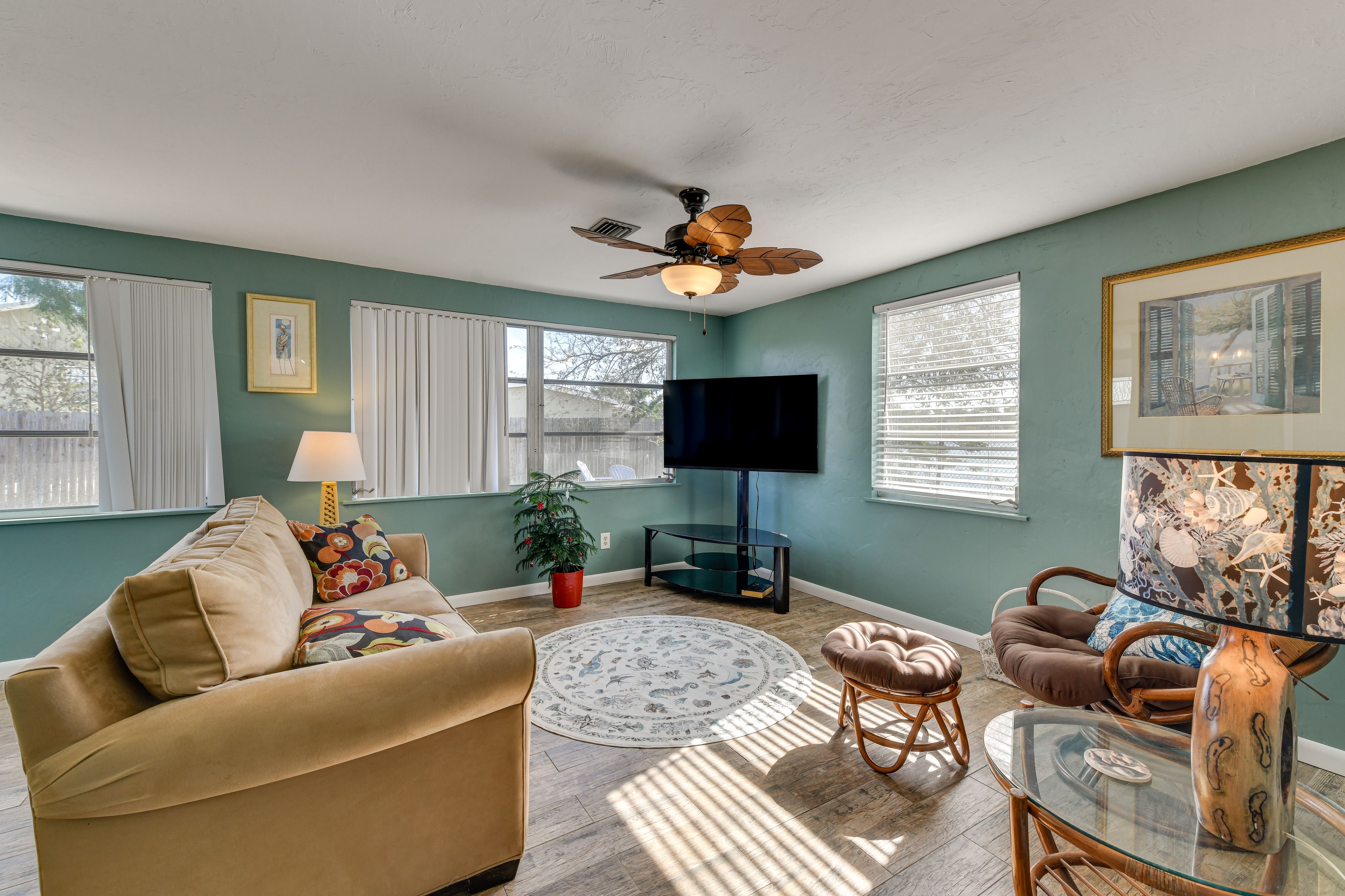 Englewood Vacation Rental | 3BR | 2BA | Steps Required | 1,300 Sq Ft