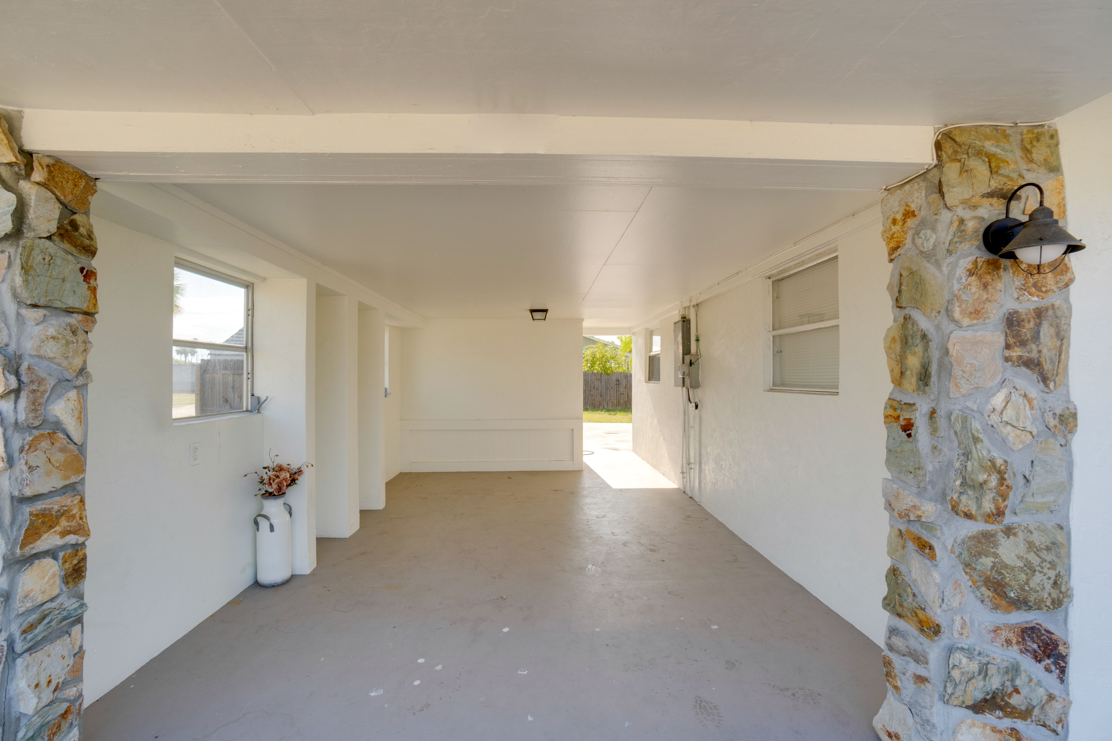 Parking | Carport (1 Vehicle) | Driveway (4 Vehicles) | Boat/Trailer Parking