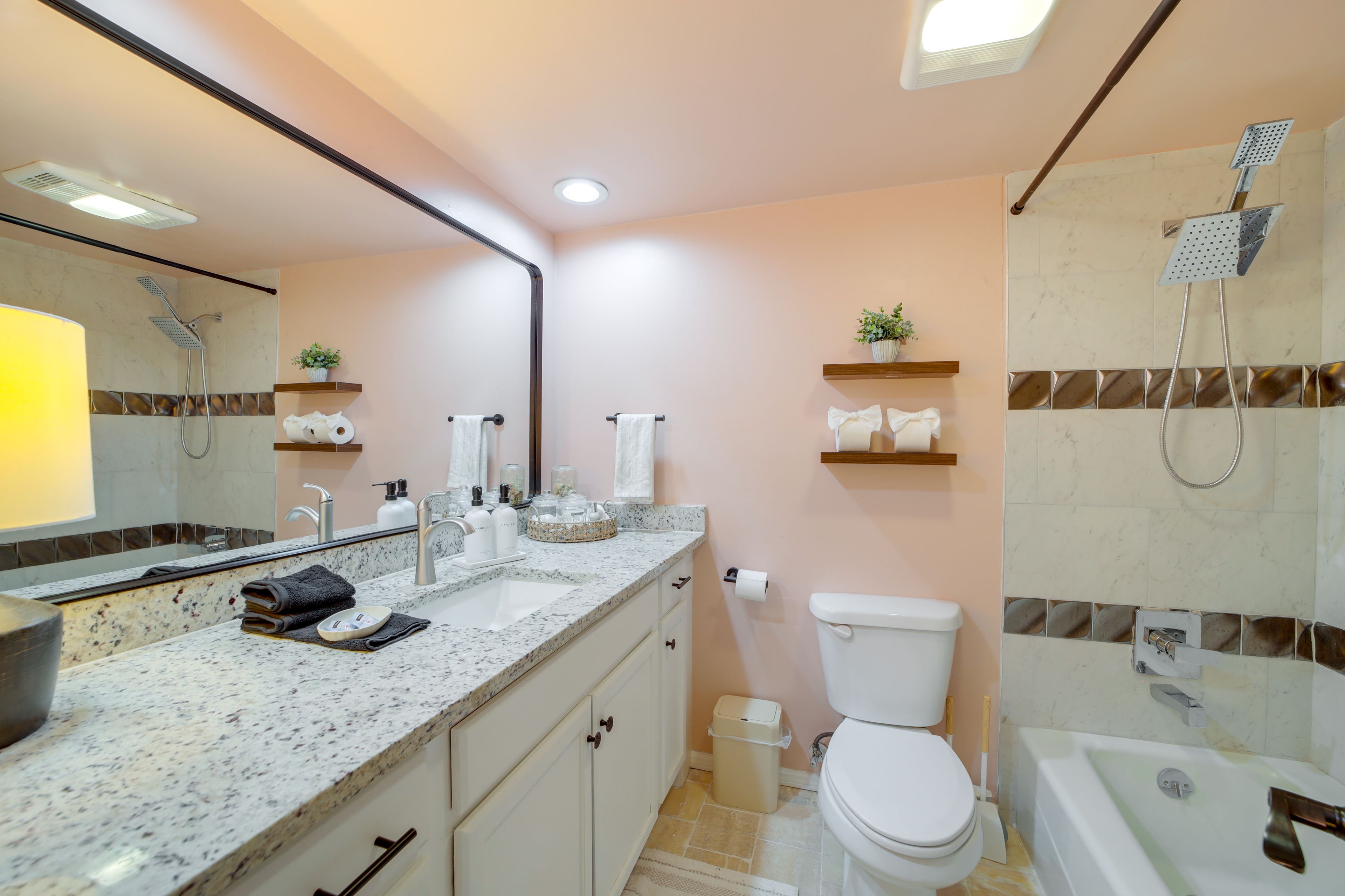 Full Bathroom | 1st Floor