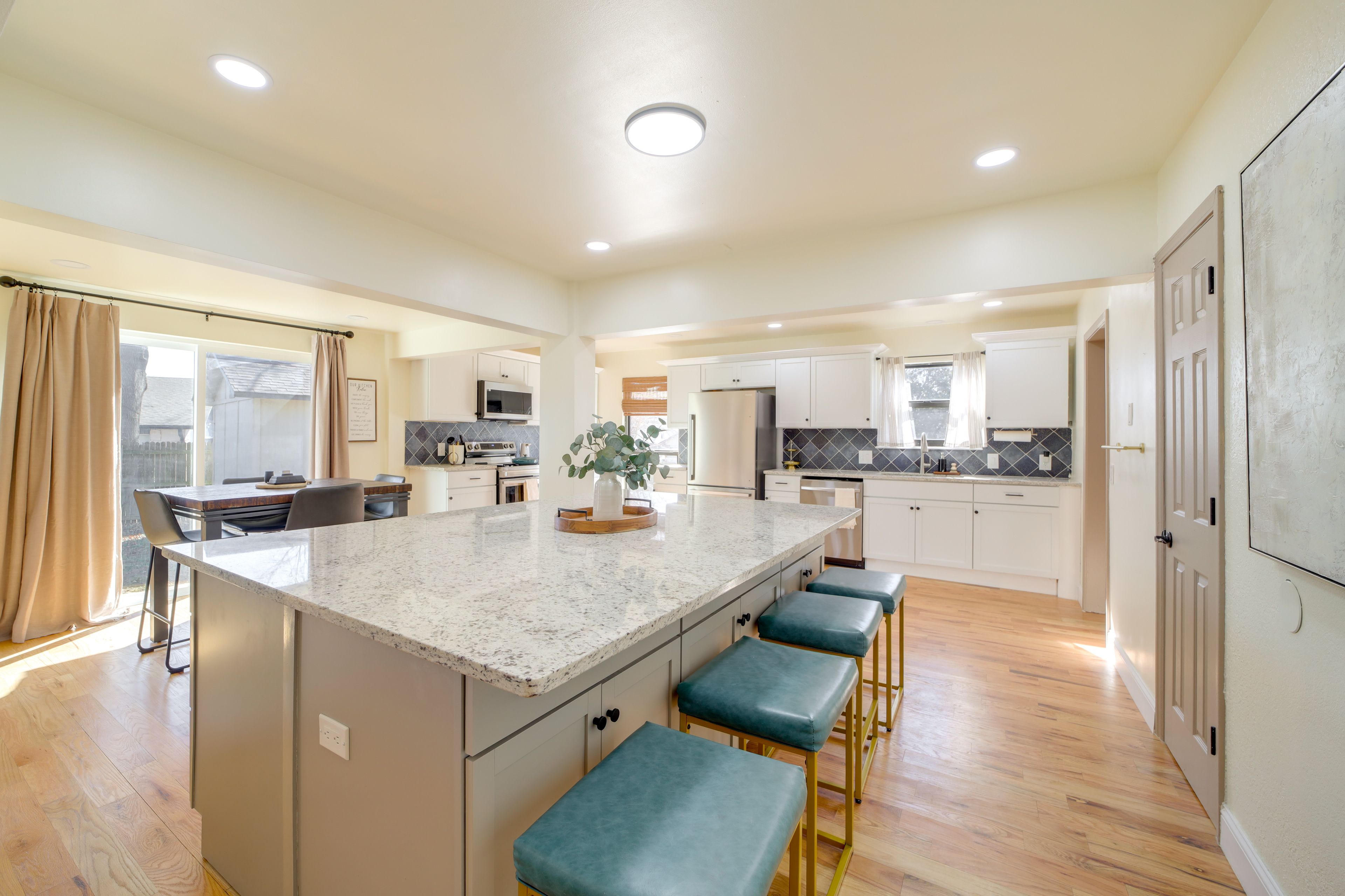 Dining Areas & Well-Equipped Kitchen