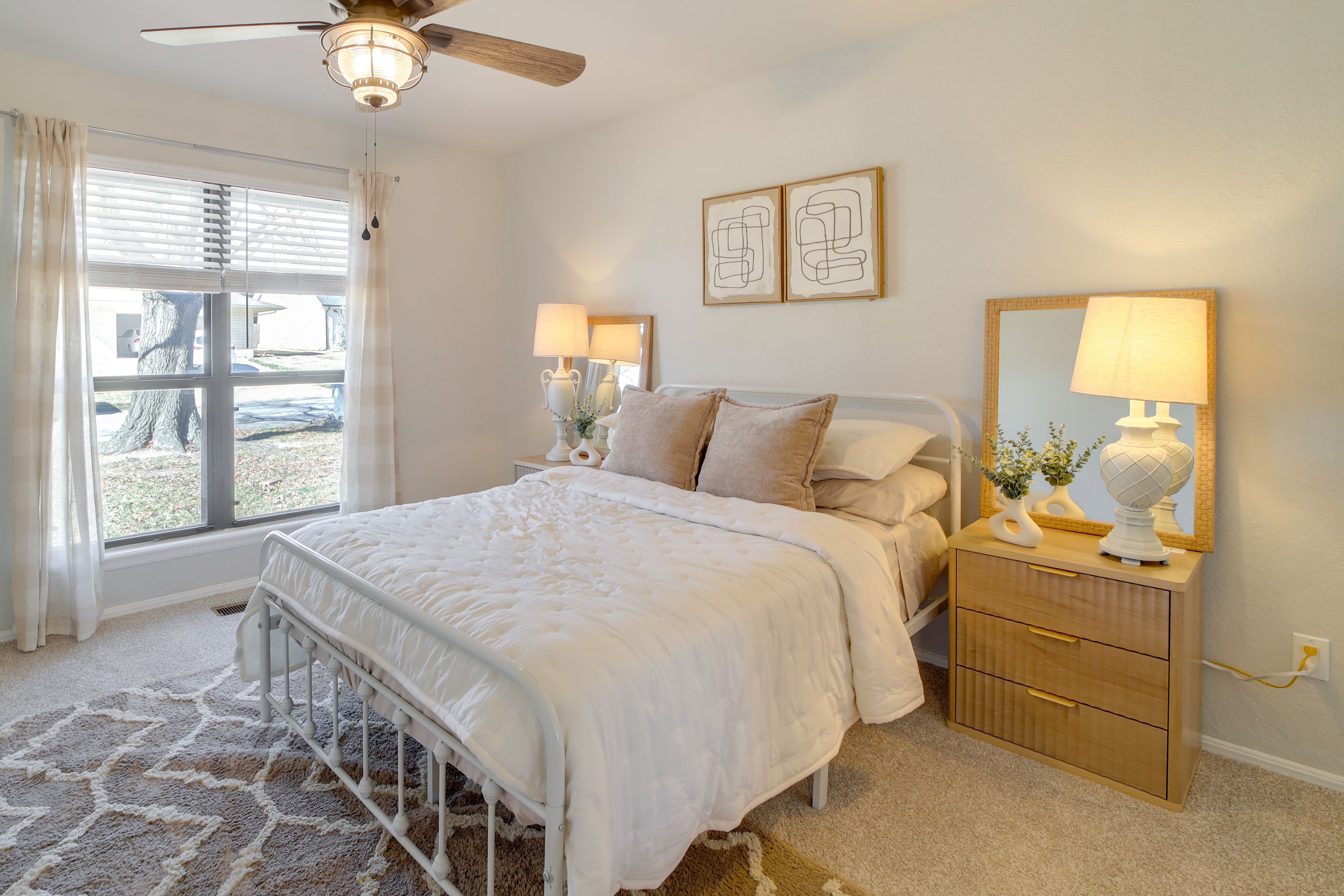 Bedroom 1 | 1st Floor | Queen Bed