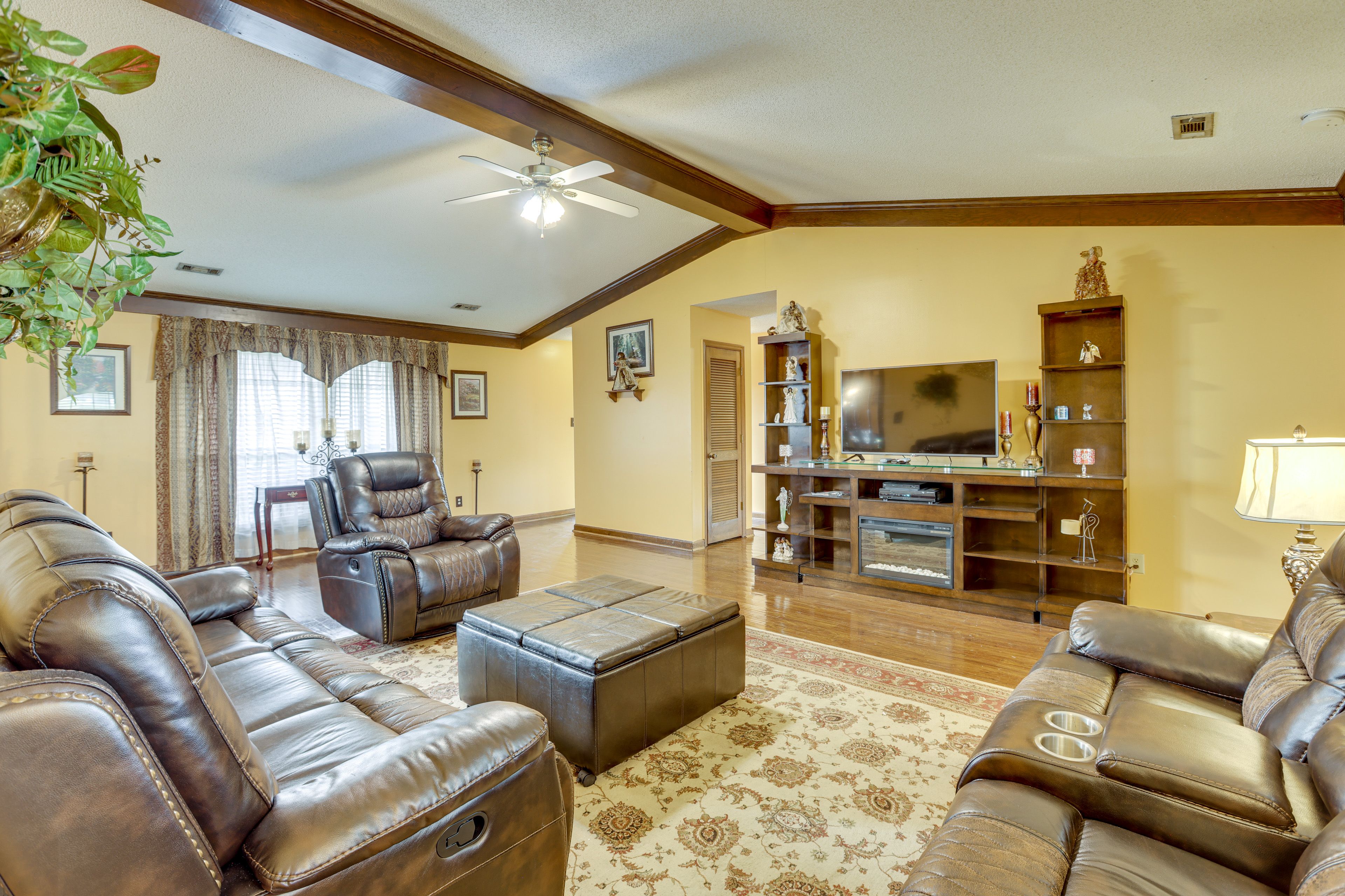 Living Room | Smart TV