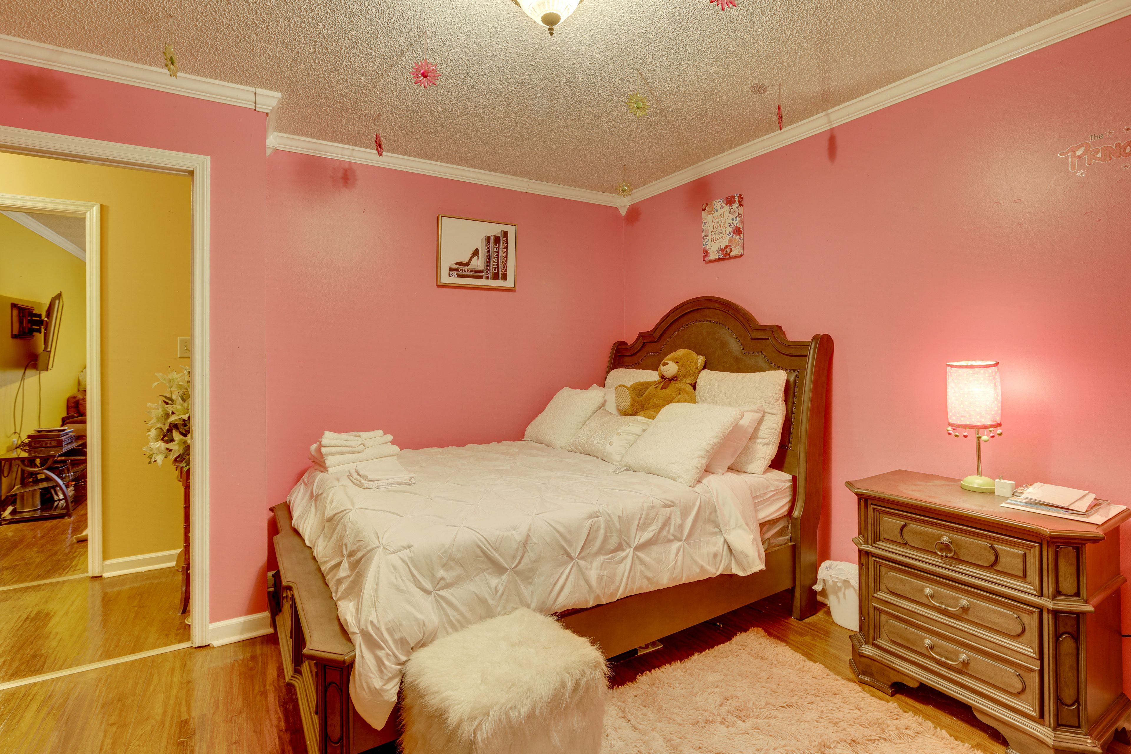 Bedroom 3 | Queen Bed | Walk-In Closet