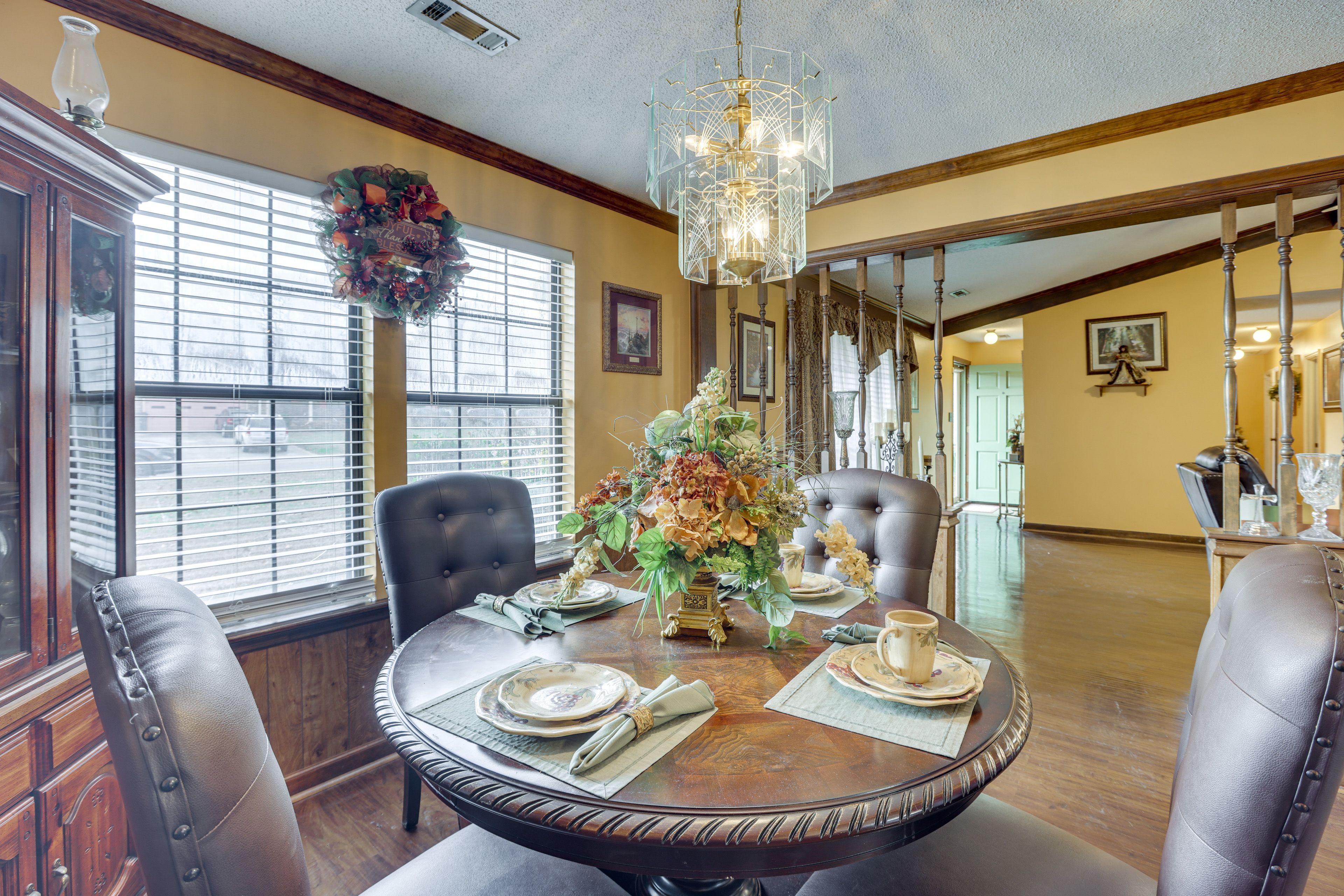 Dining Area | Dishware & Flatware