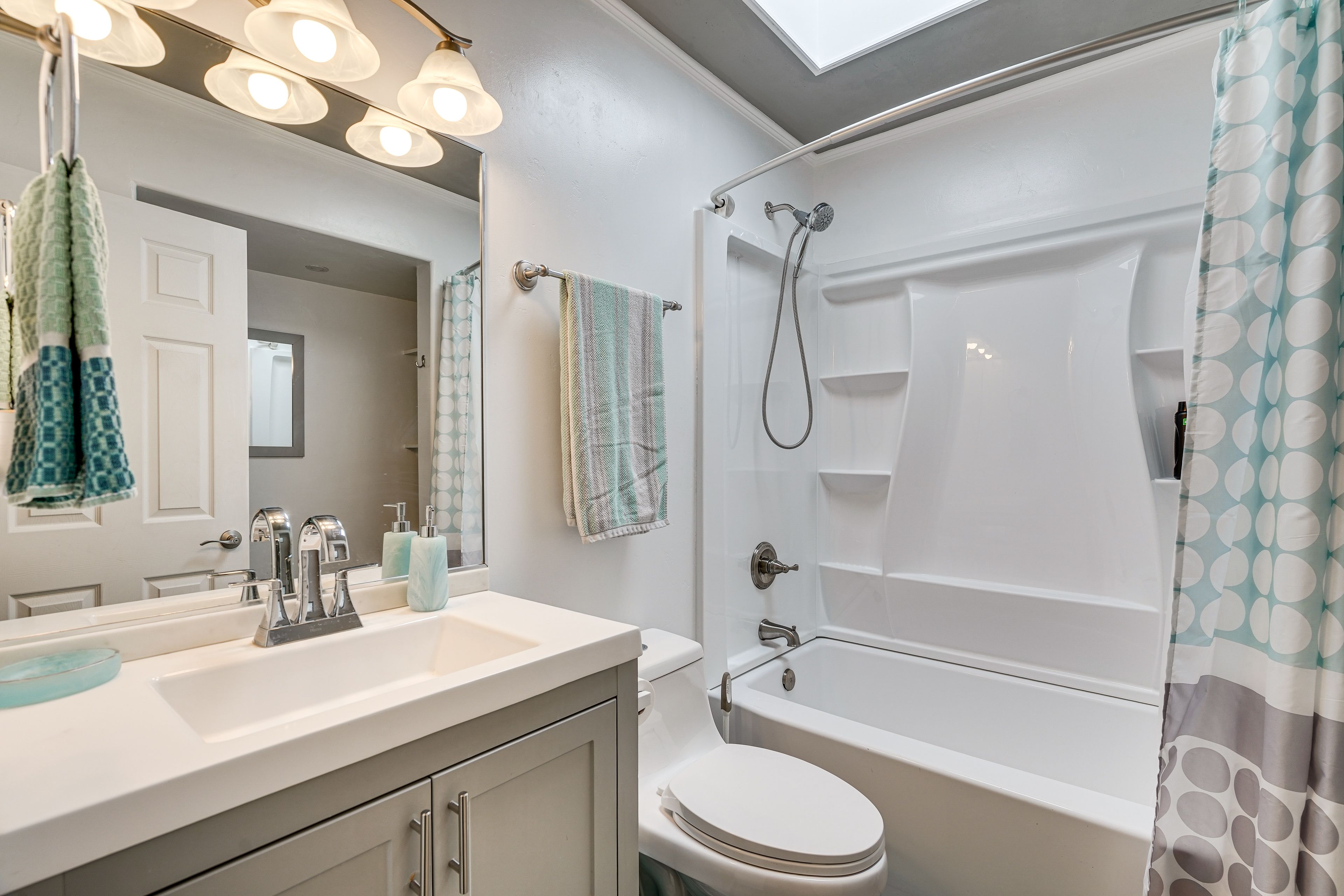 Bathroom | Towels Provided