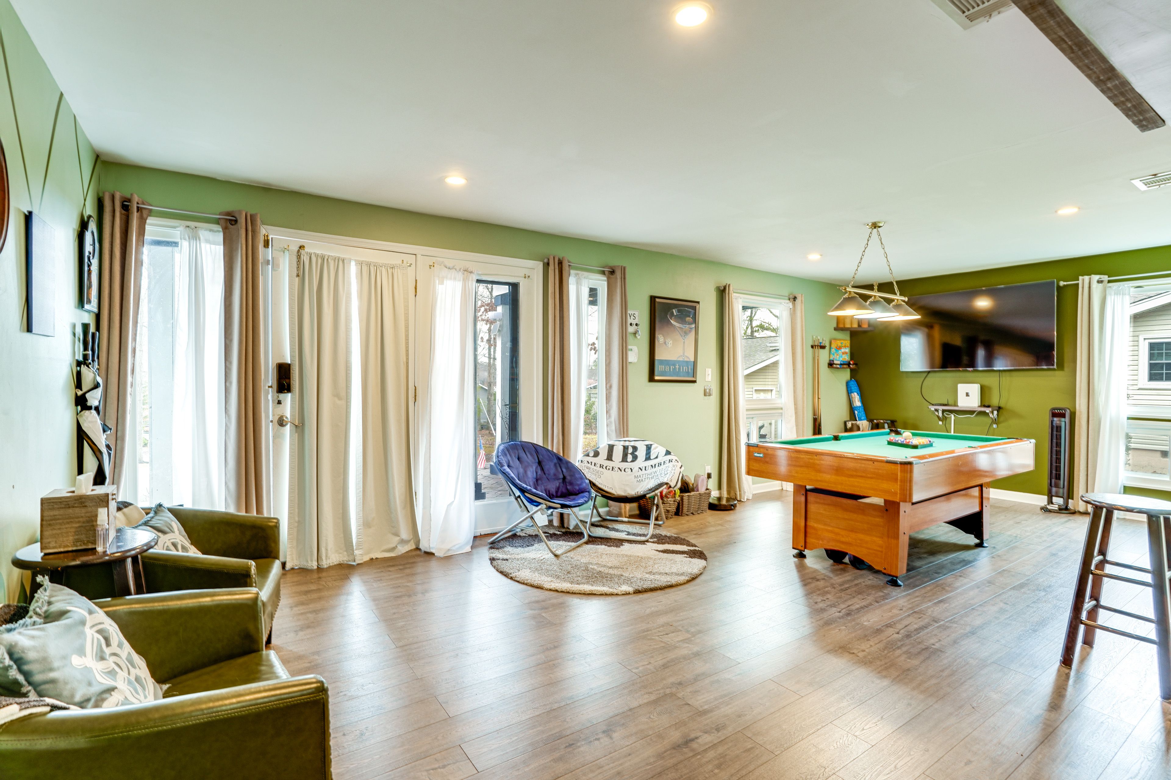 Game Room | Reversible Pool/Ping-Pong Table | 1st Floor