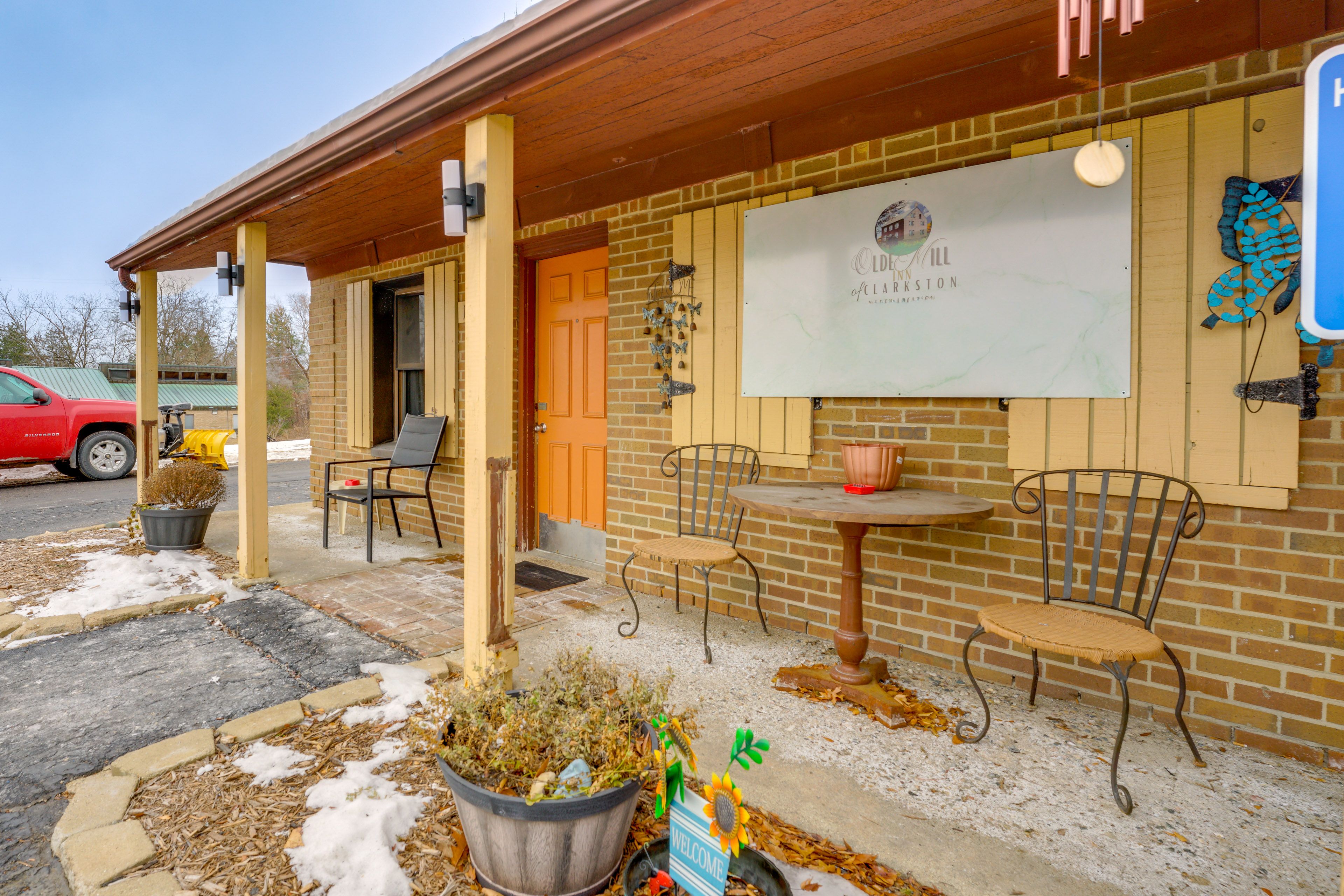 Village of Clarkston Vacation Rental | Studio | 1BA | Step-Free Entry