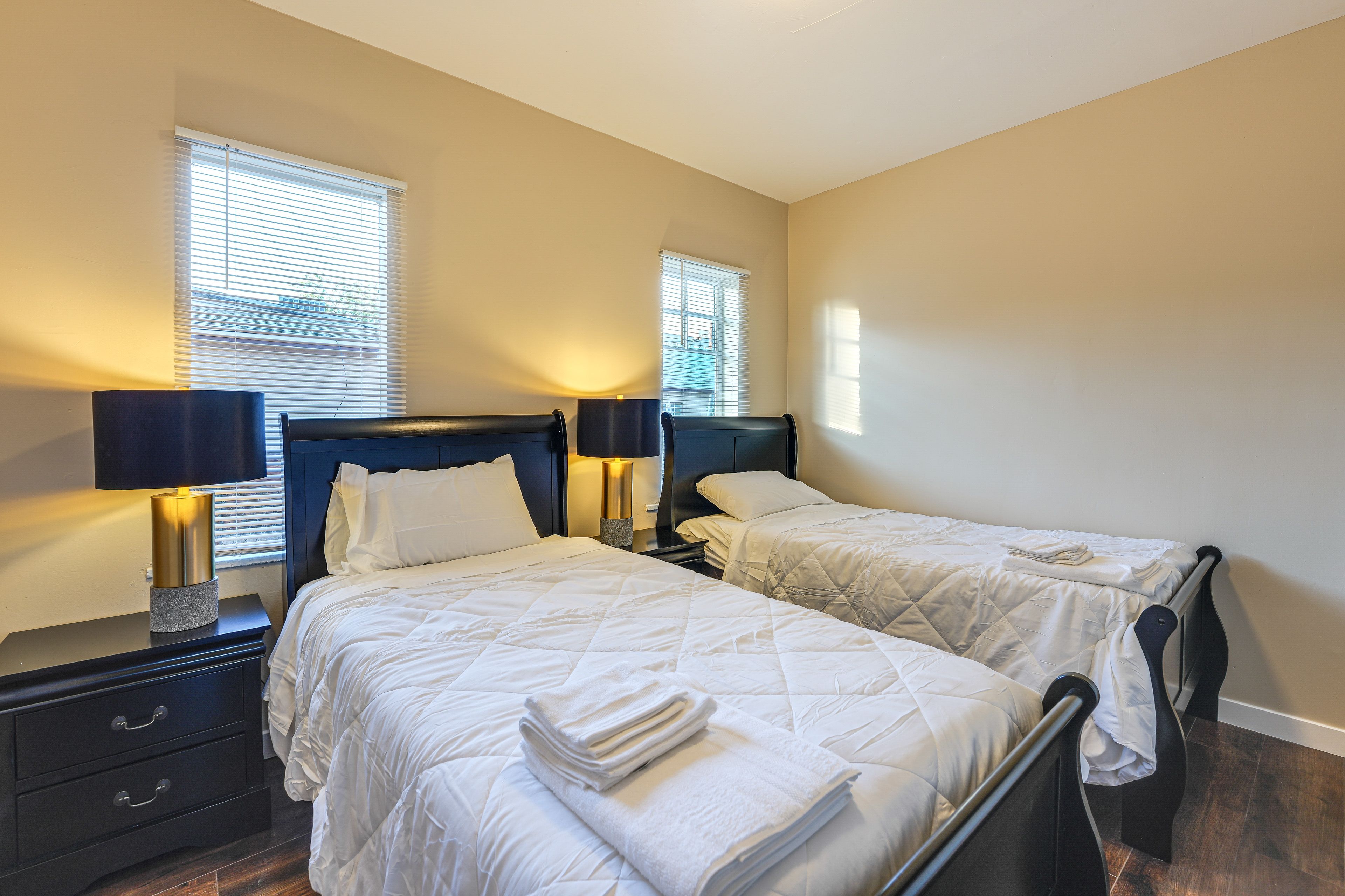 Bedroom 2 | 2 Twin Beds