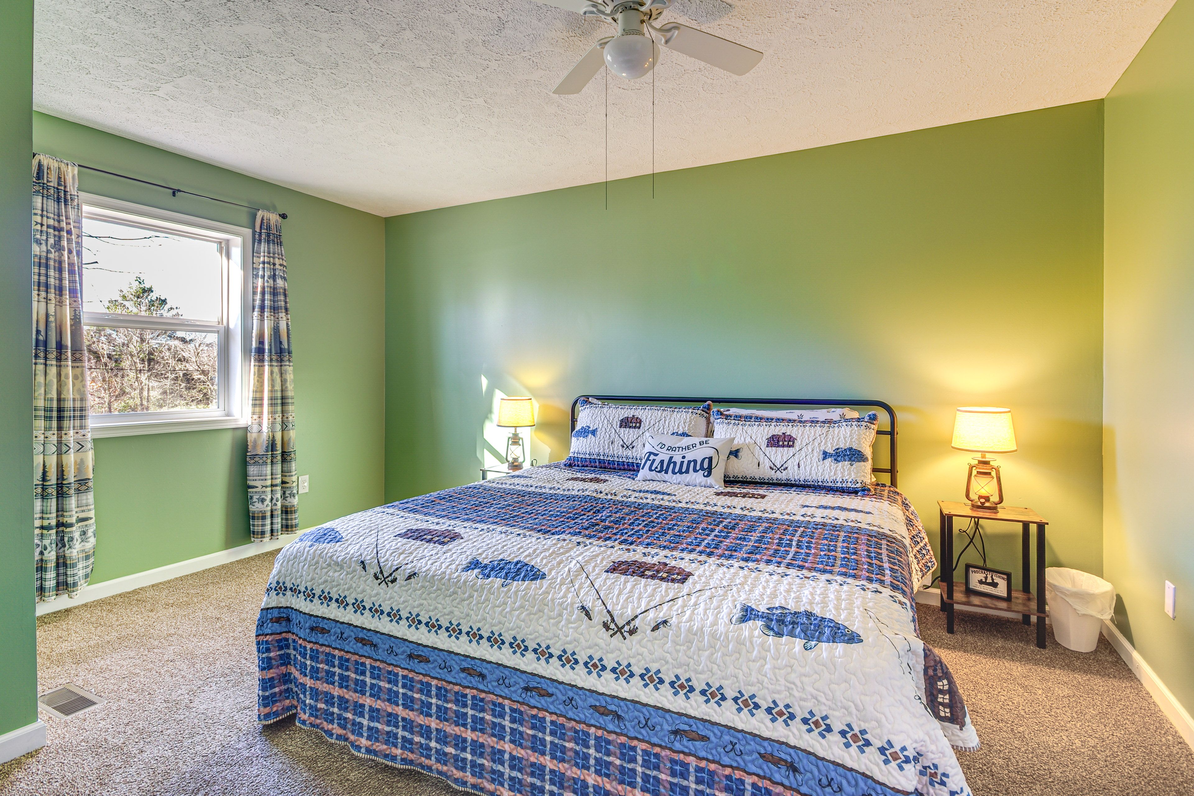 Bedroom 1 | King Bed