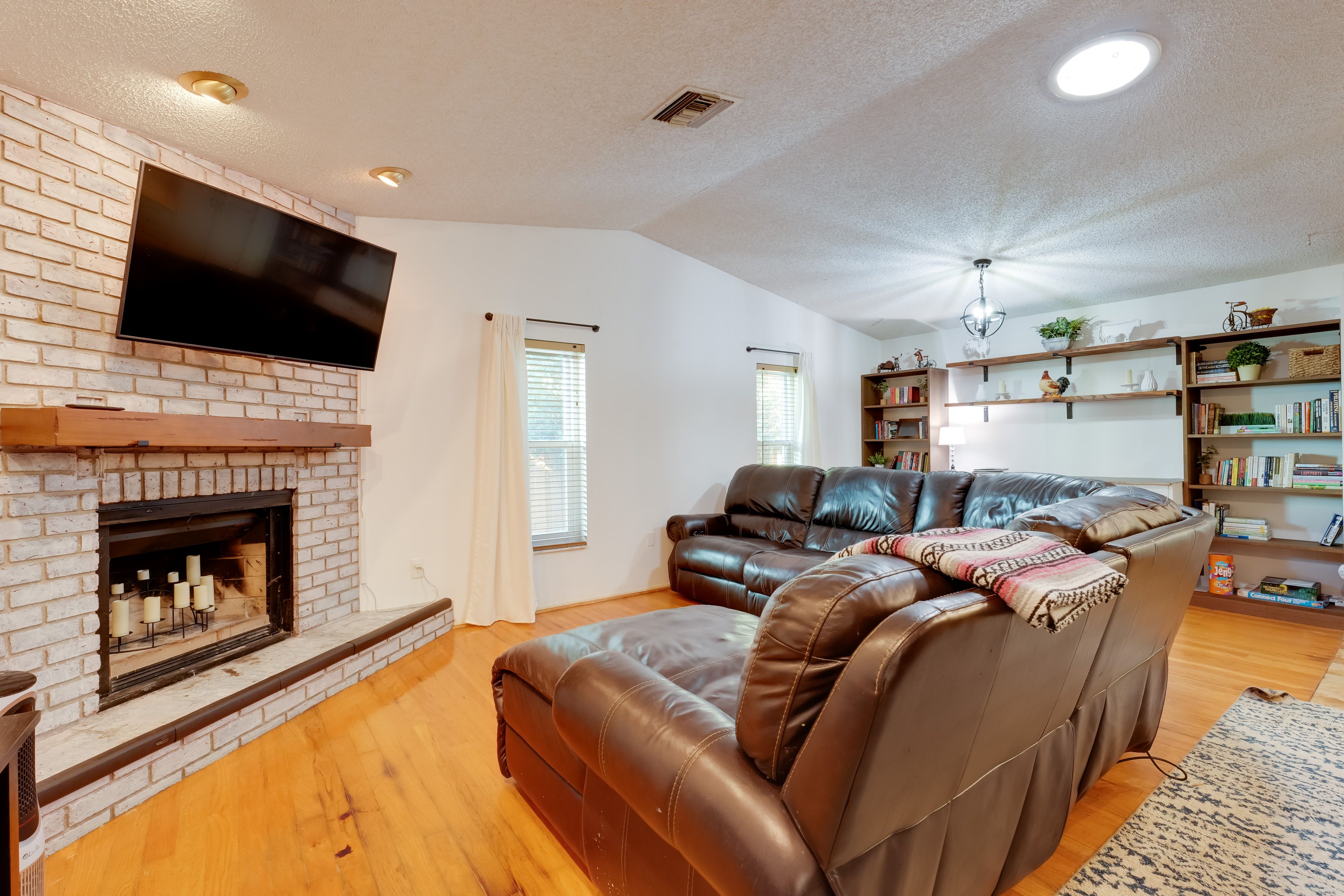 Palm Harbor Vacation Rental | 2BR | 2BA | 1,400 Sq Ft | Step-Free Access