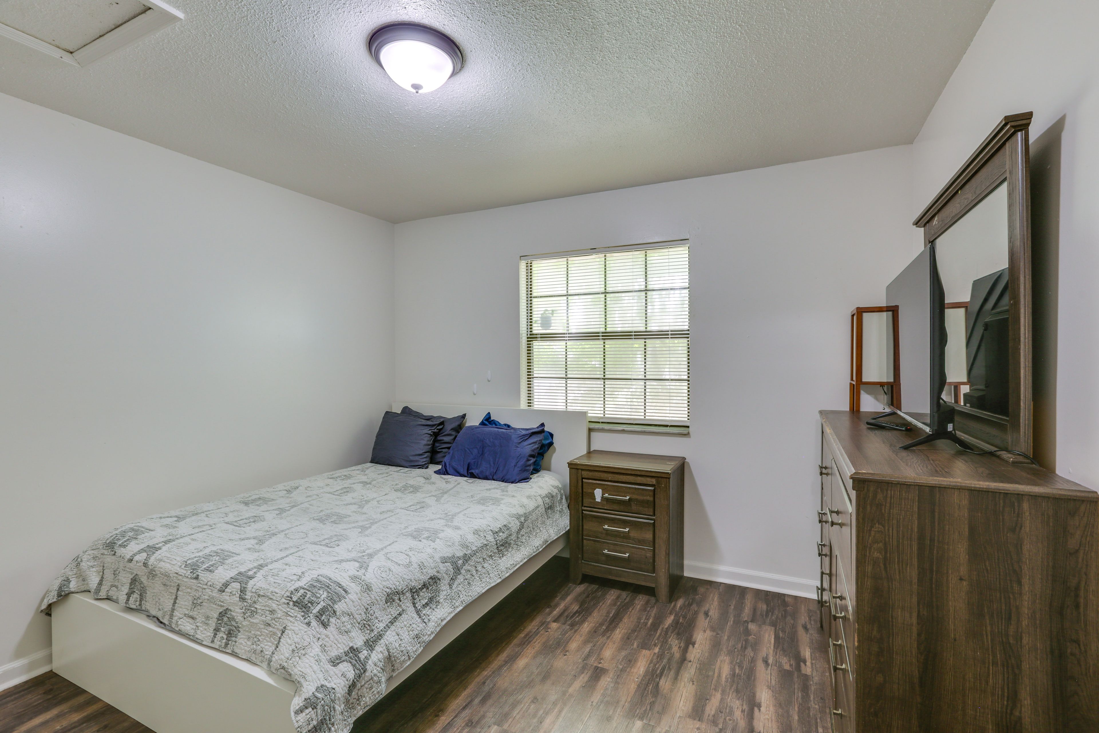 Bedroom 2 | Twin Bed