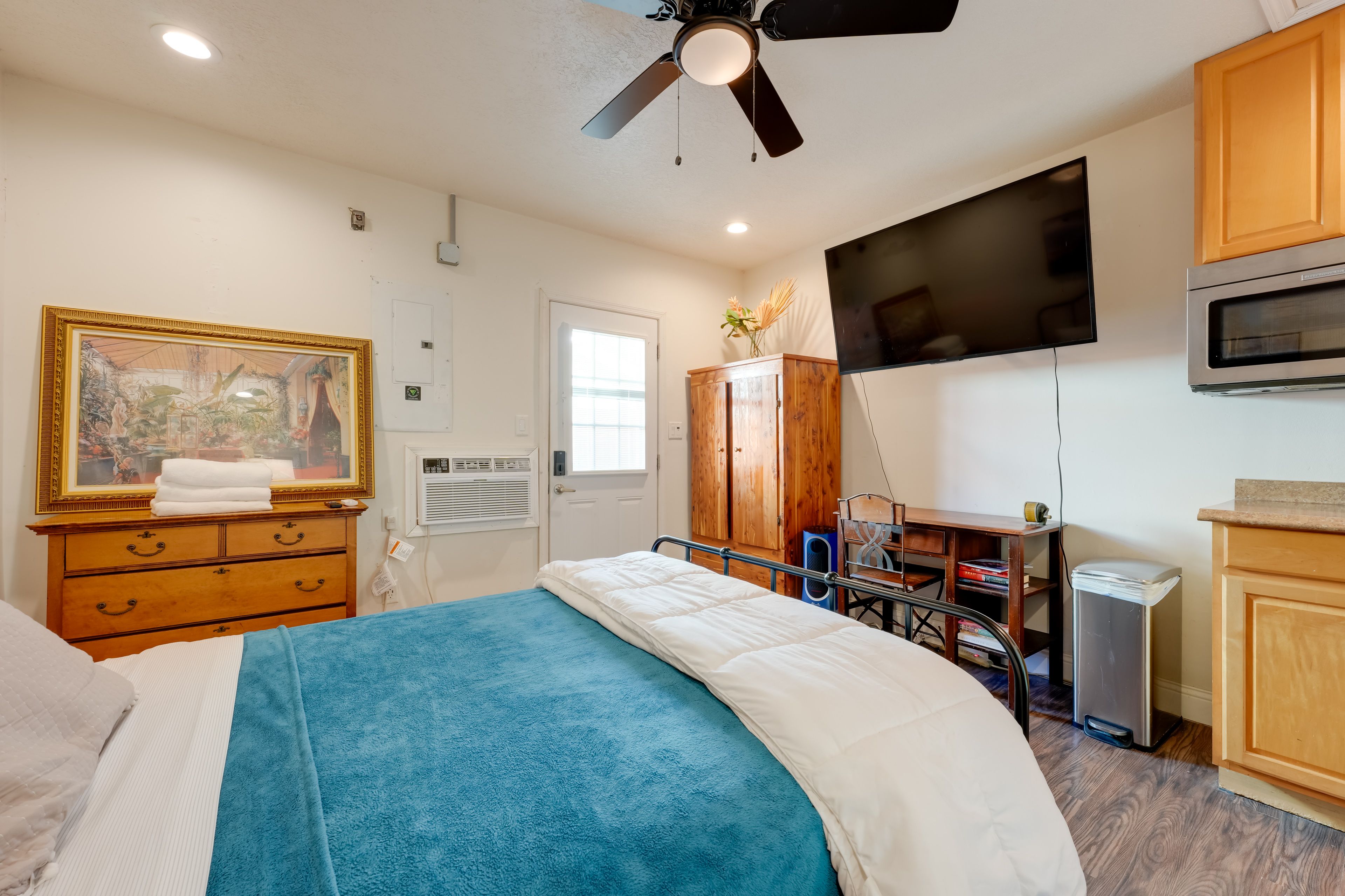 Studio Interior | Single-Story Unit | Free WiFi