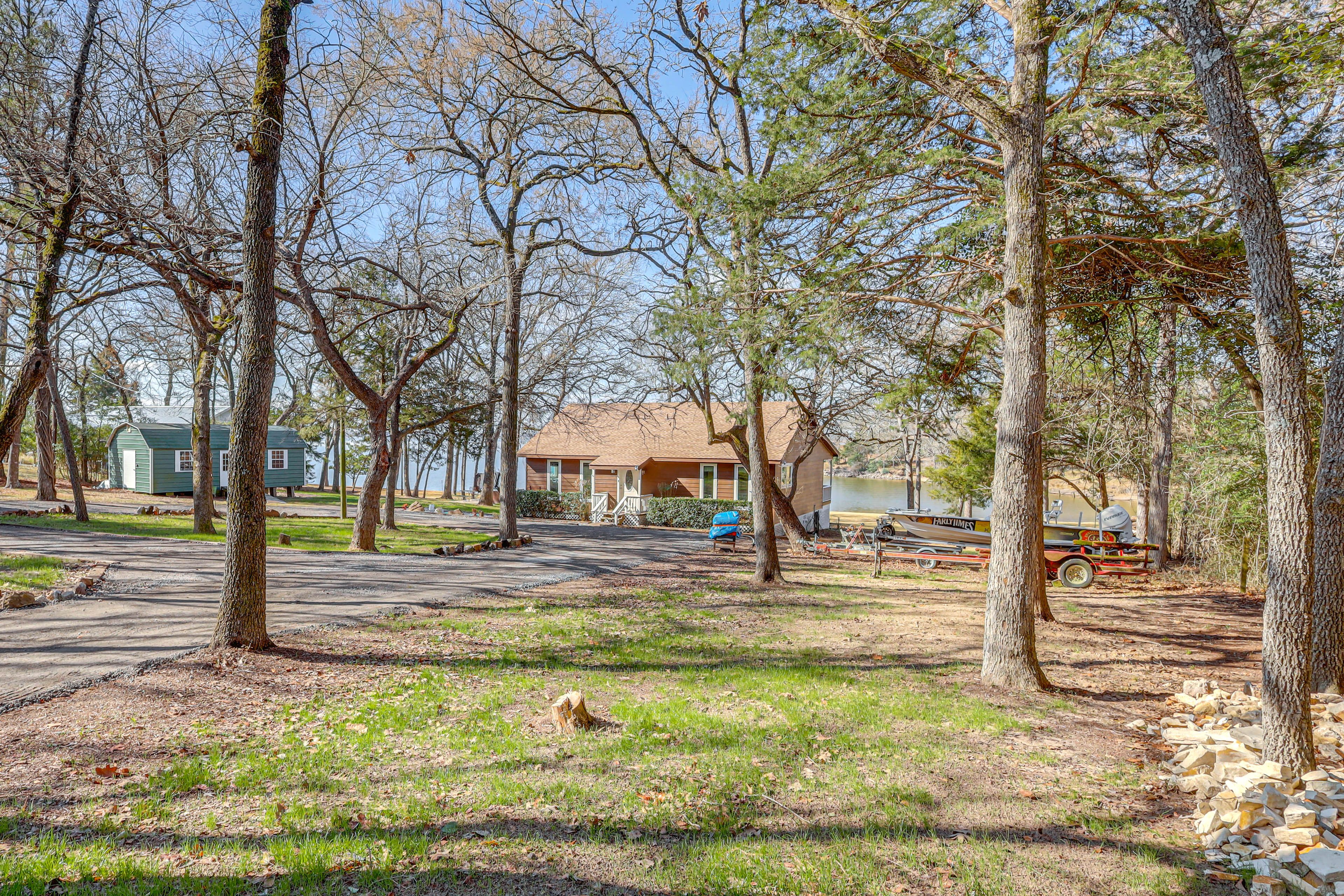 Driveway Parking | 8 Vehicles