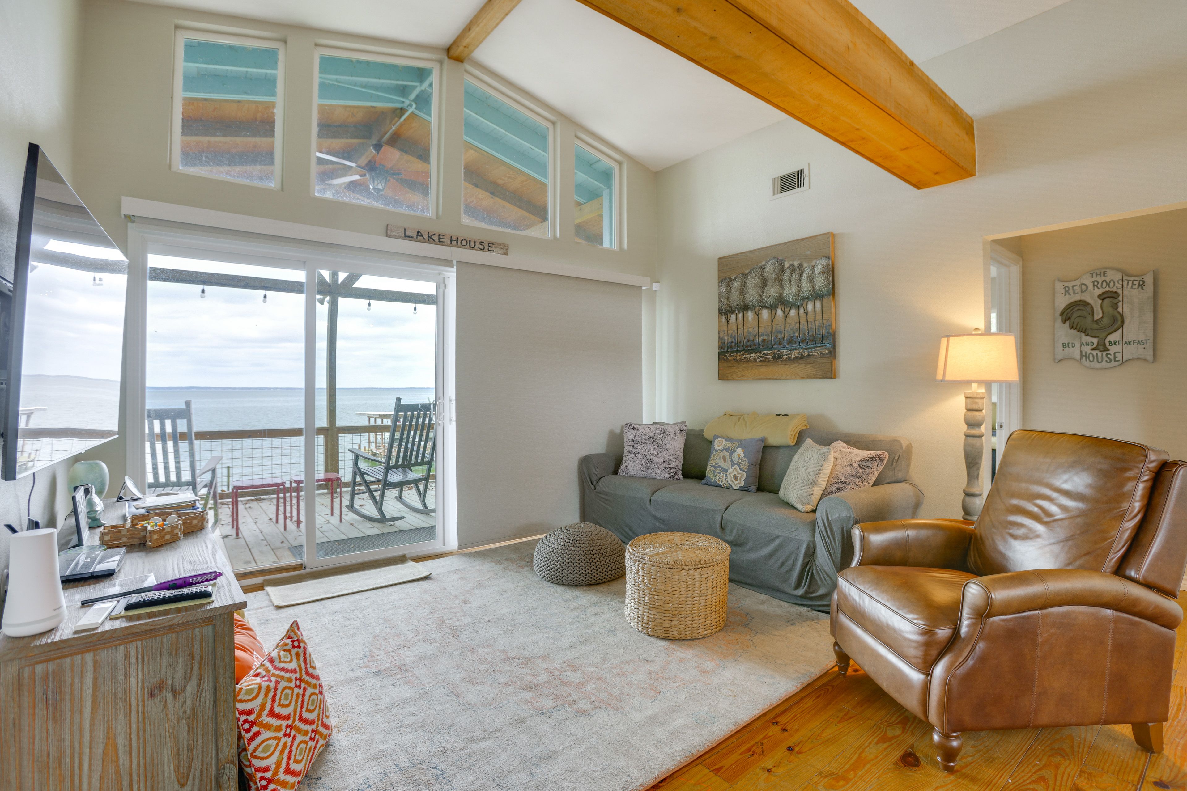 Living Room | Free WiFi