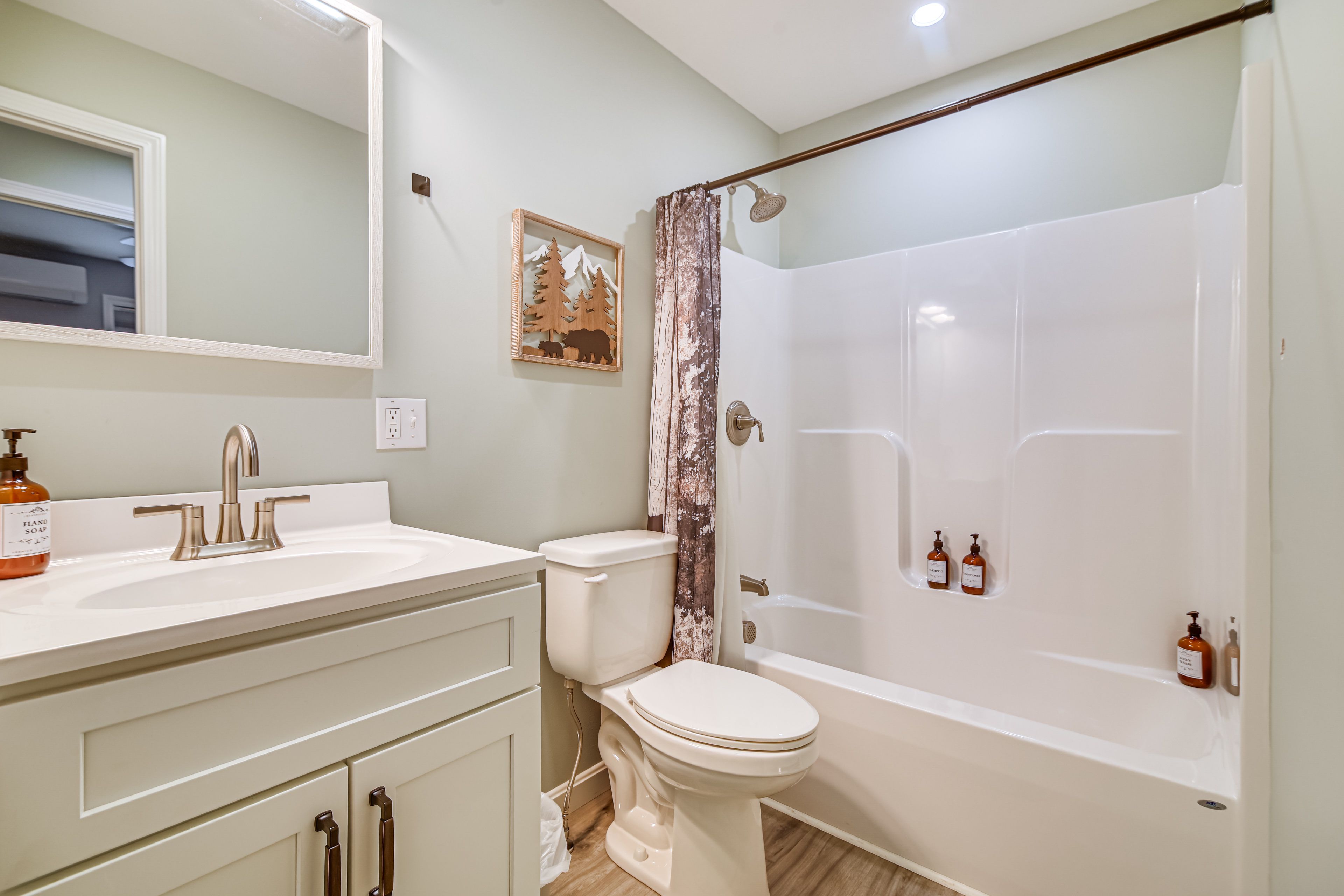 Full Bathroom | Main Floor