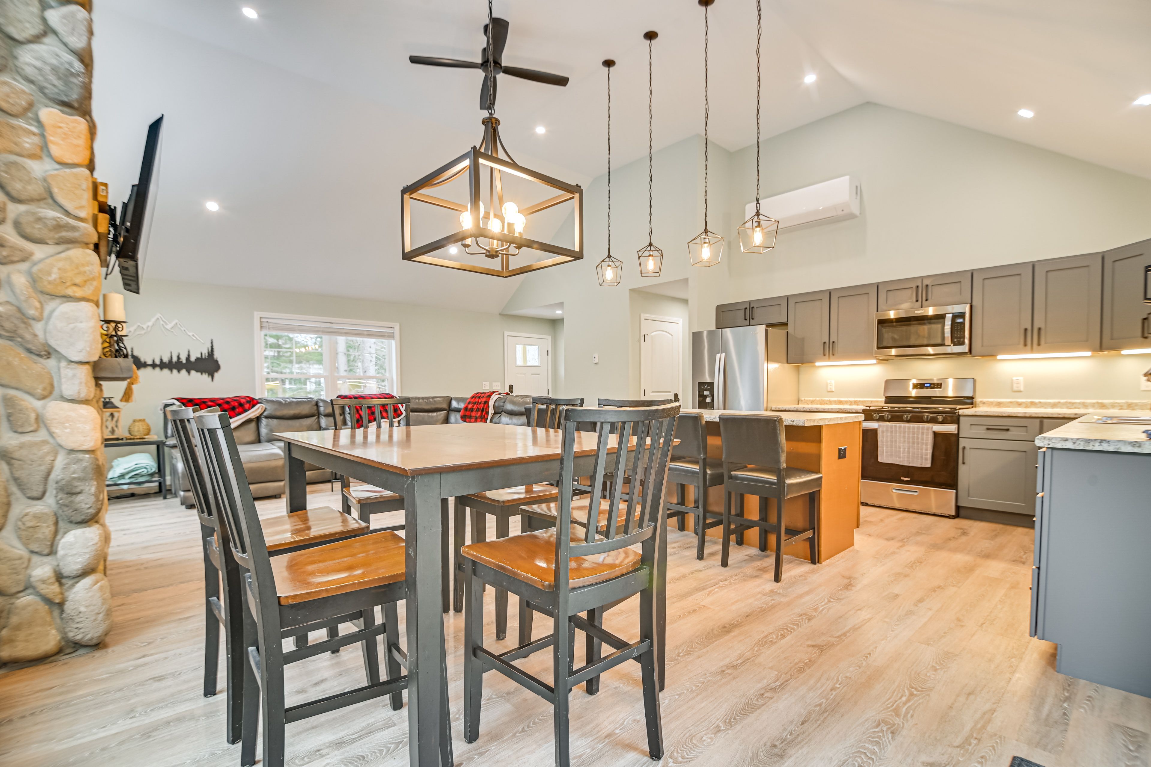 Dining Table | Breakfast Bar | Dishware/Flatware | Main Floor