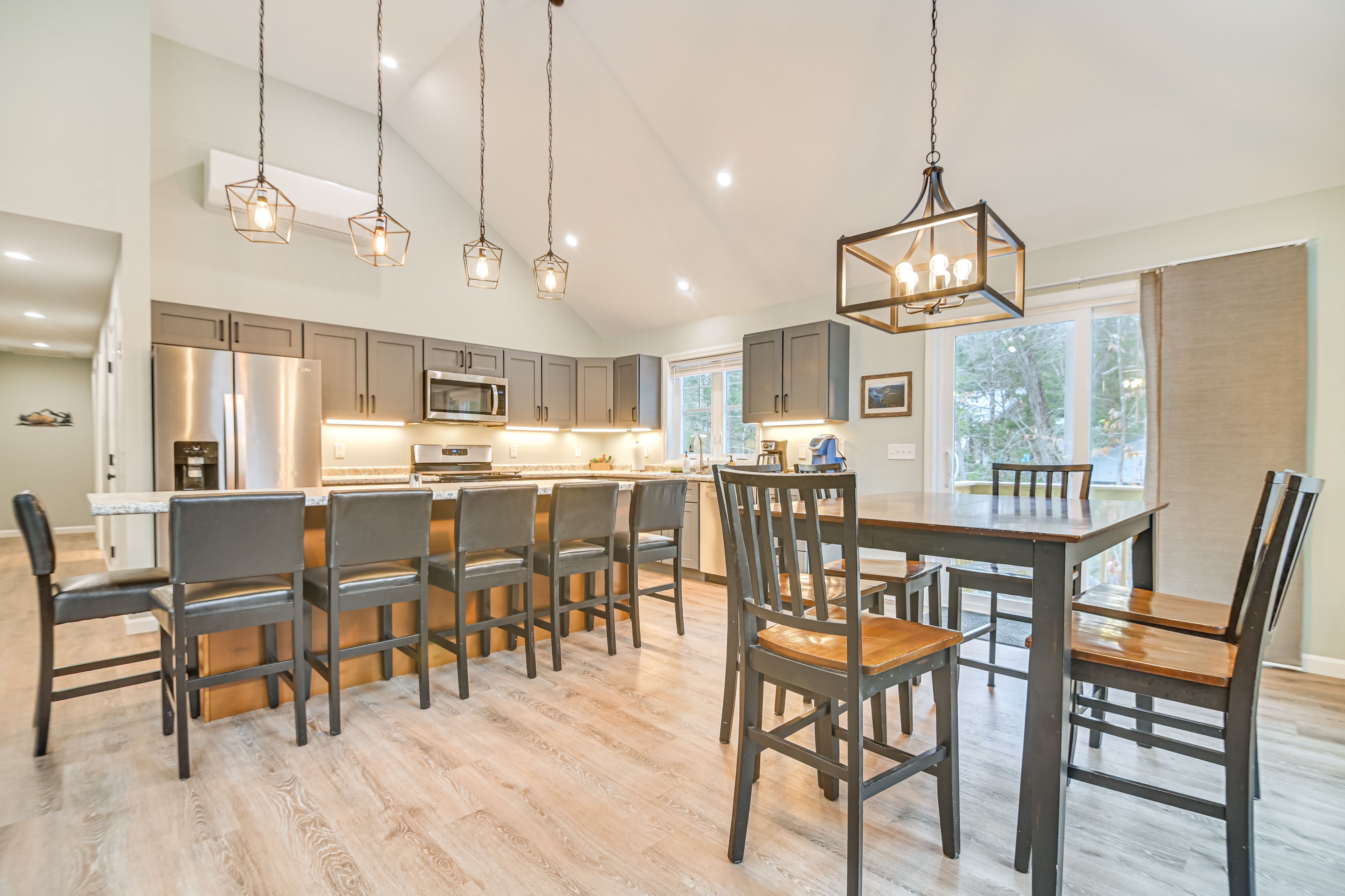 Dining Table | Breakfast Bar | Kitchen