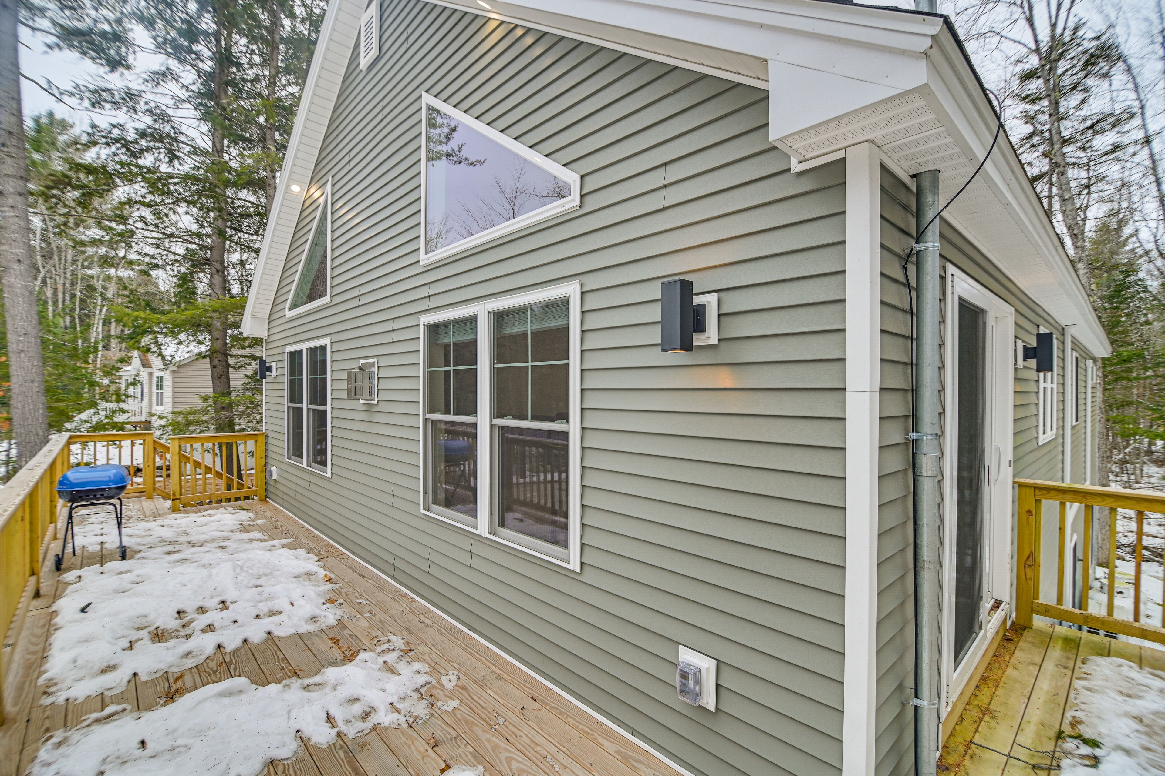 House Exterior | Deck | Charcoal Grill