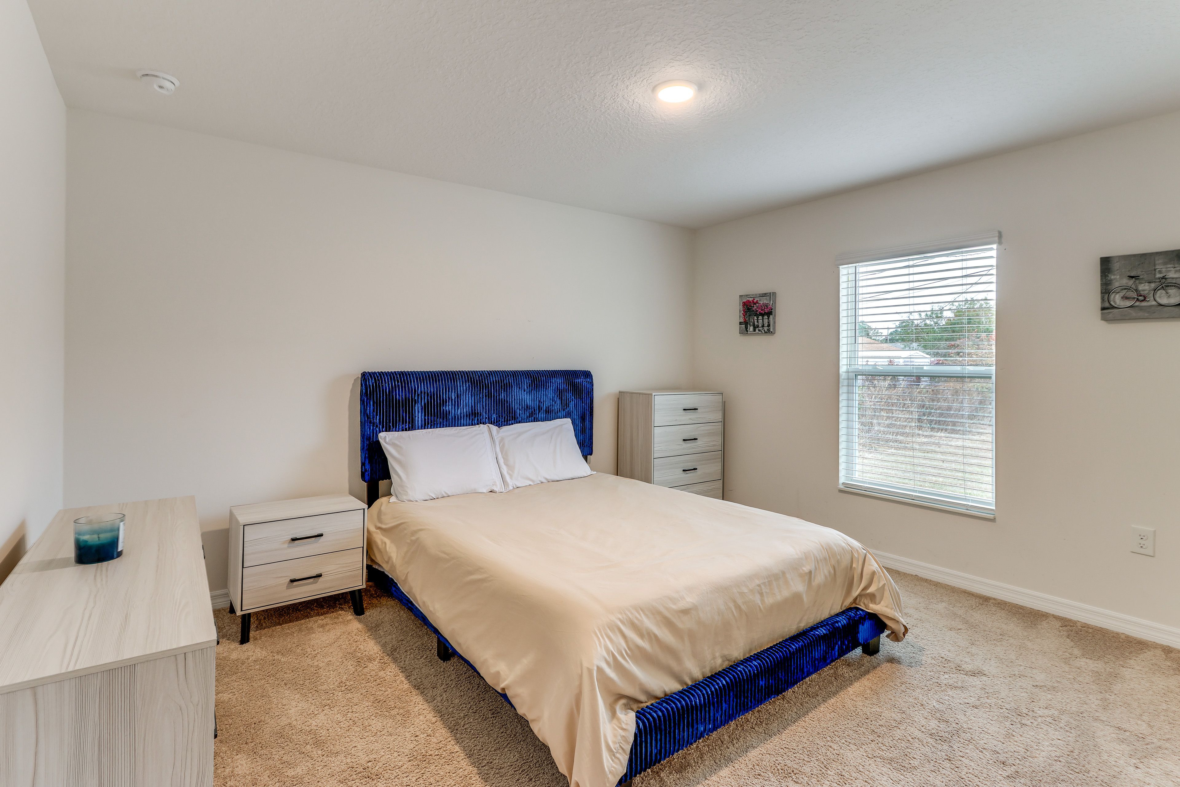 Bedroom 1 | Queen Bed