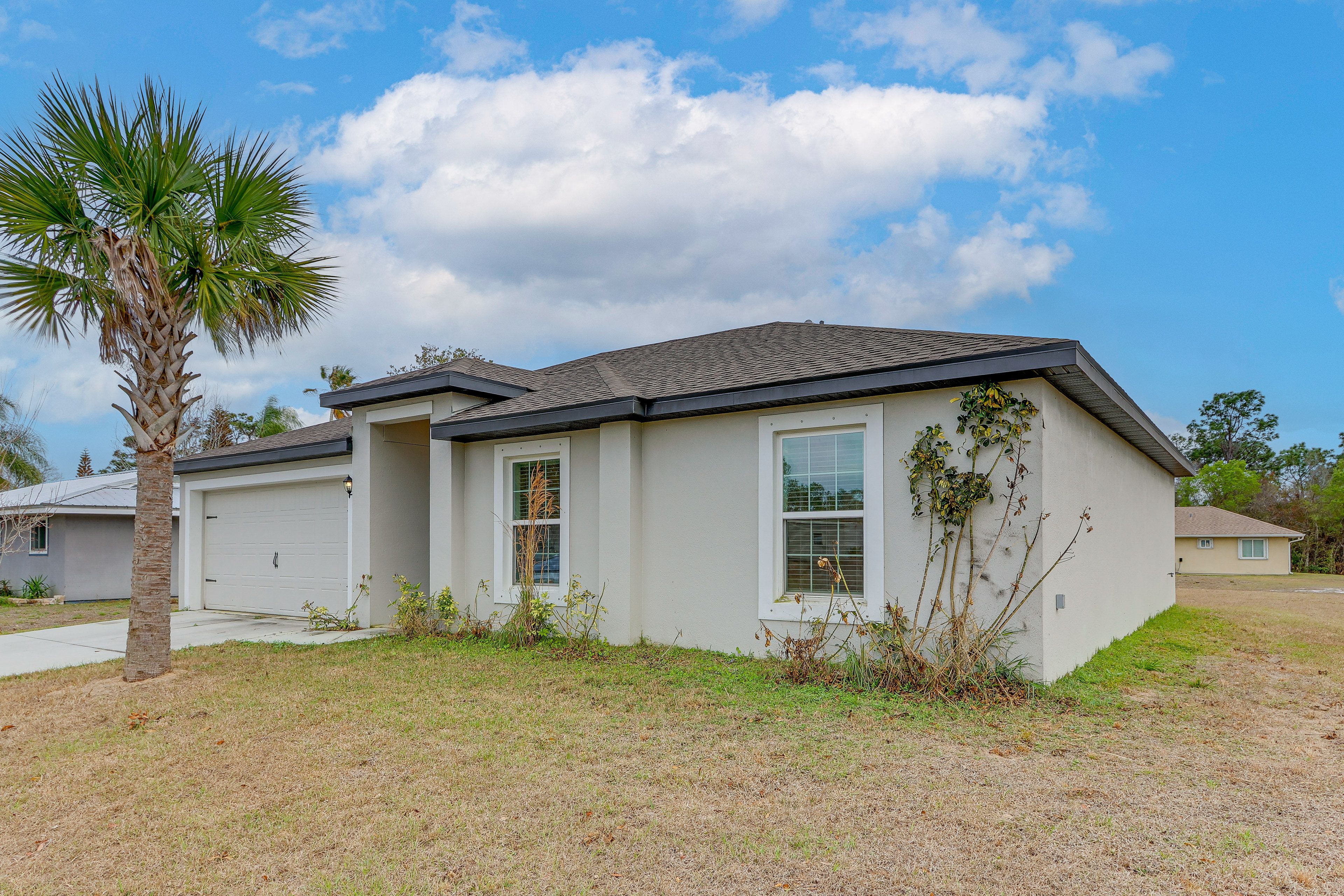 Exterior | Driveway (4 Vehicles)