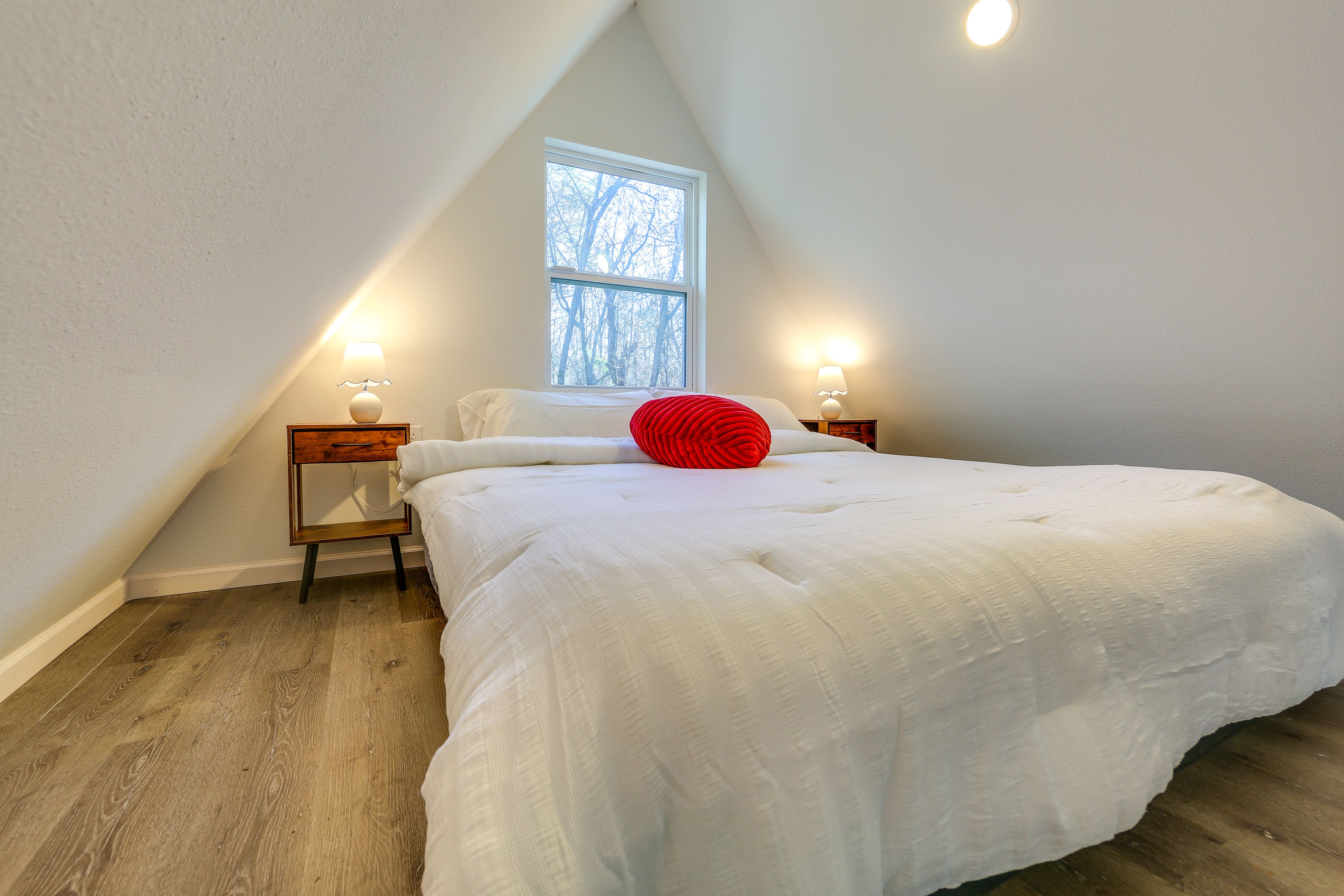 Studio Interior | King Bed | Loft