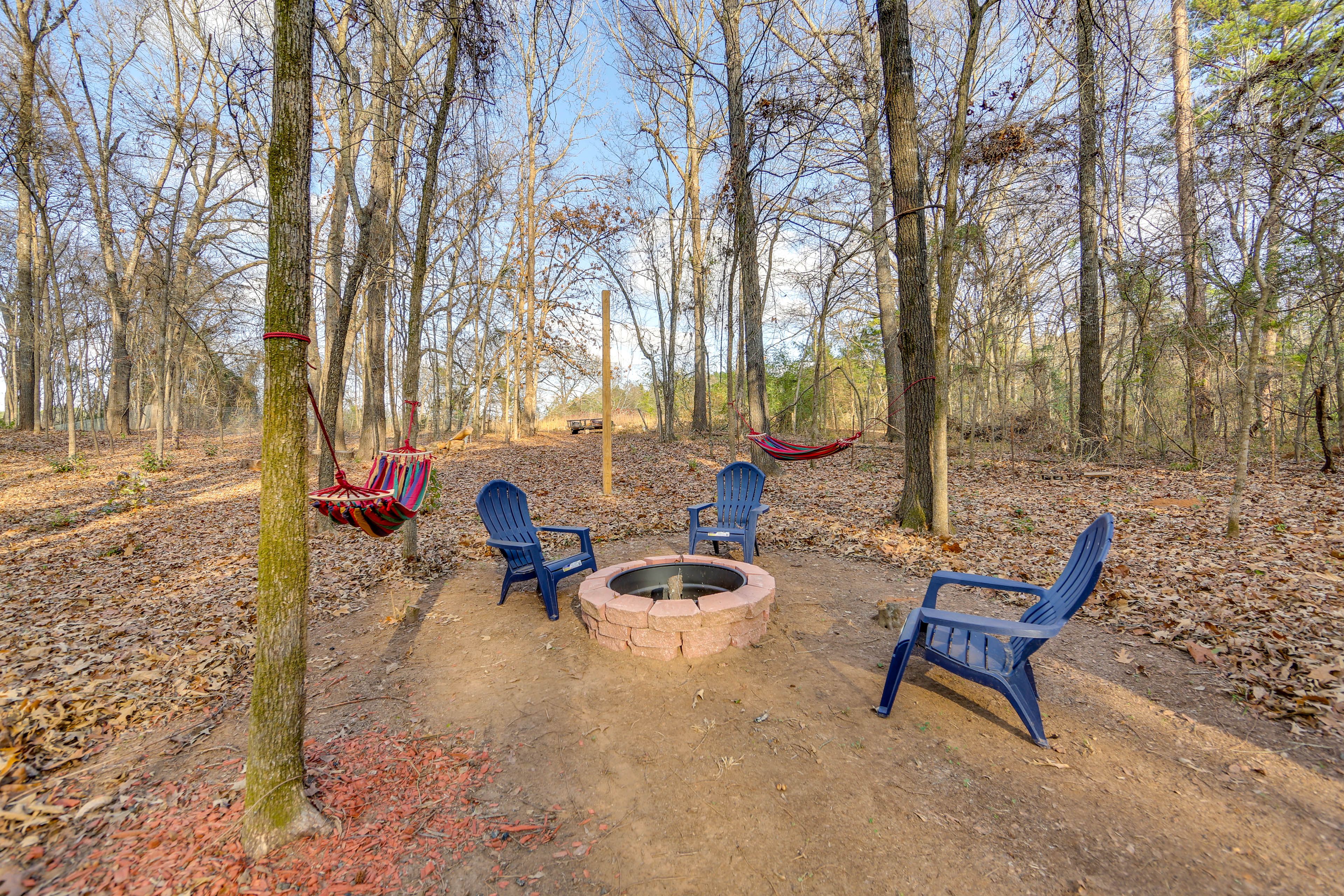 Fire Pit w/ Seating | Hammocks