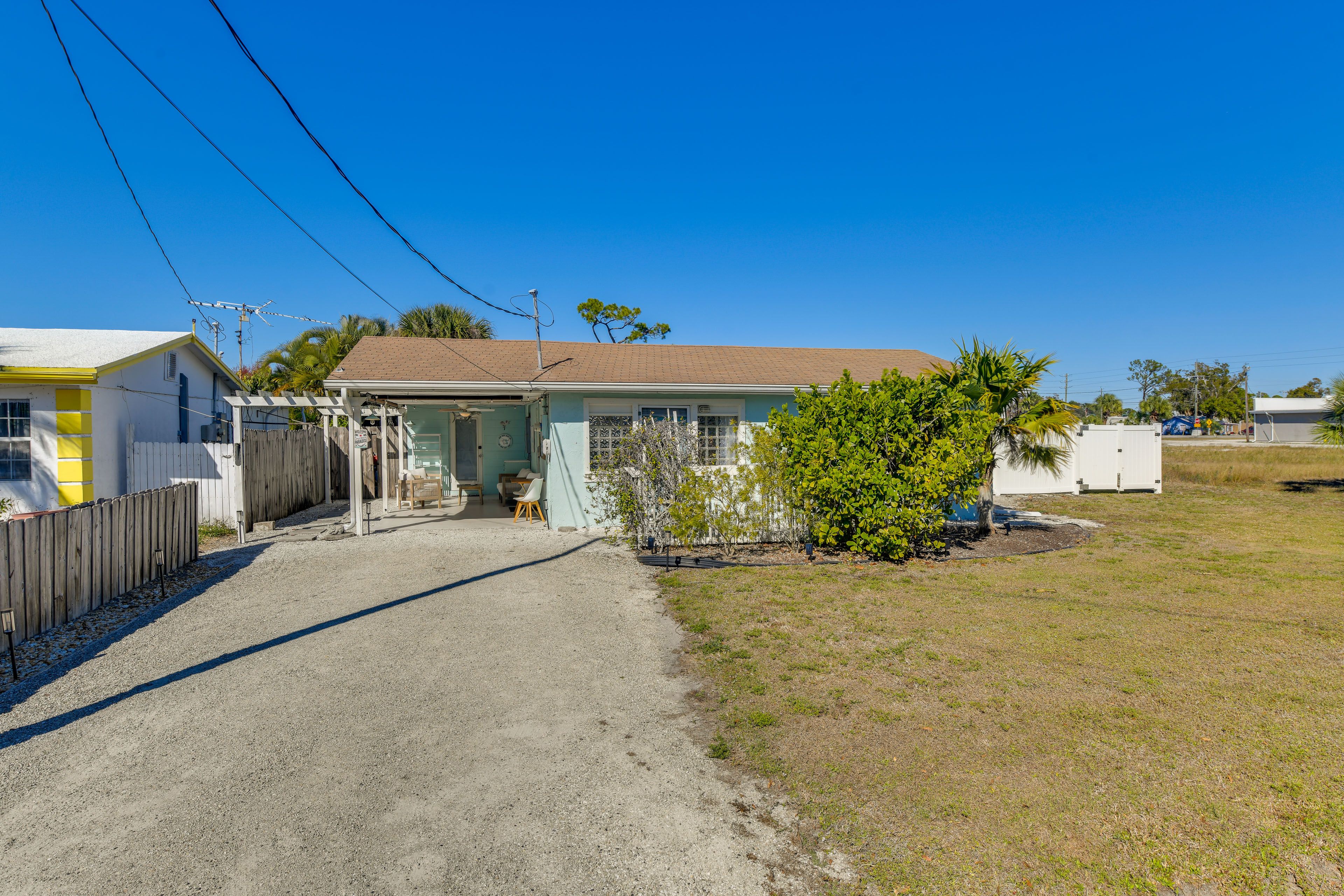 Driveway Parking | 2 Vehicles