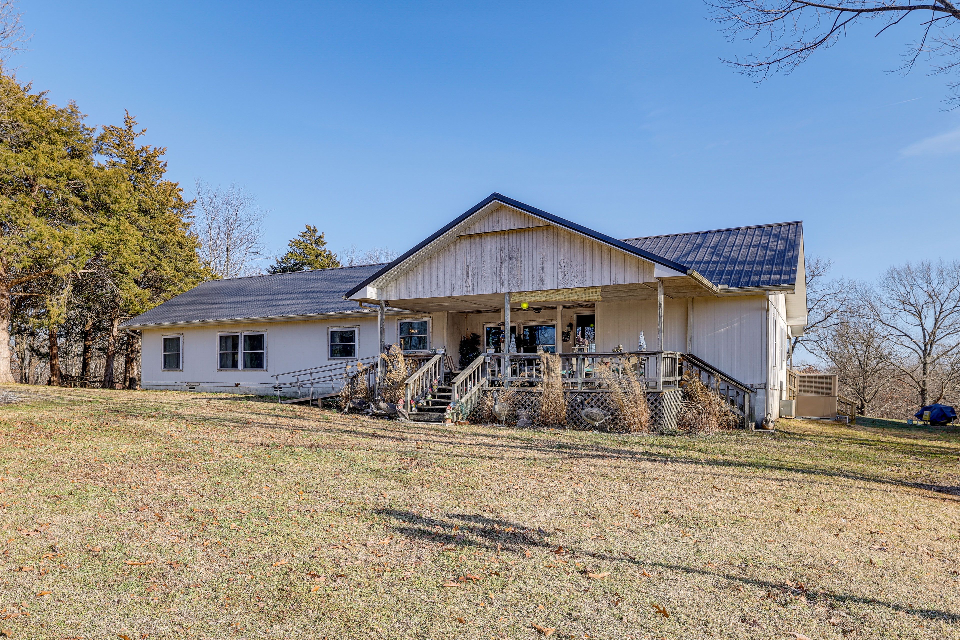 Seligman Vacation Rental | 4BR | 3BA | 1,900 Sq Ft | Steps to Enter