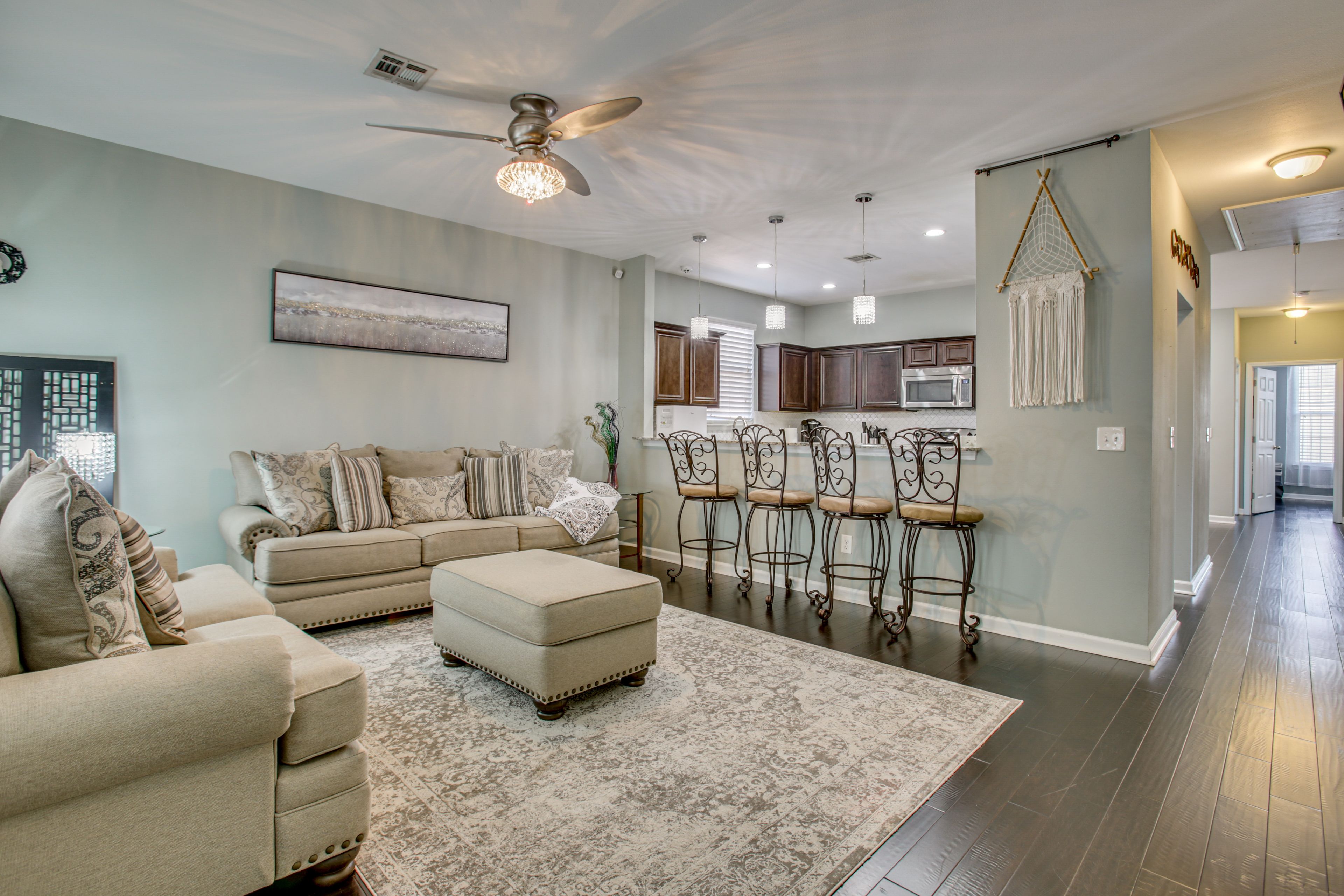 Living Area | Breakfast Bar