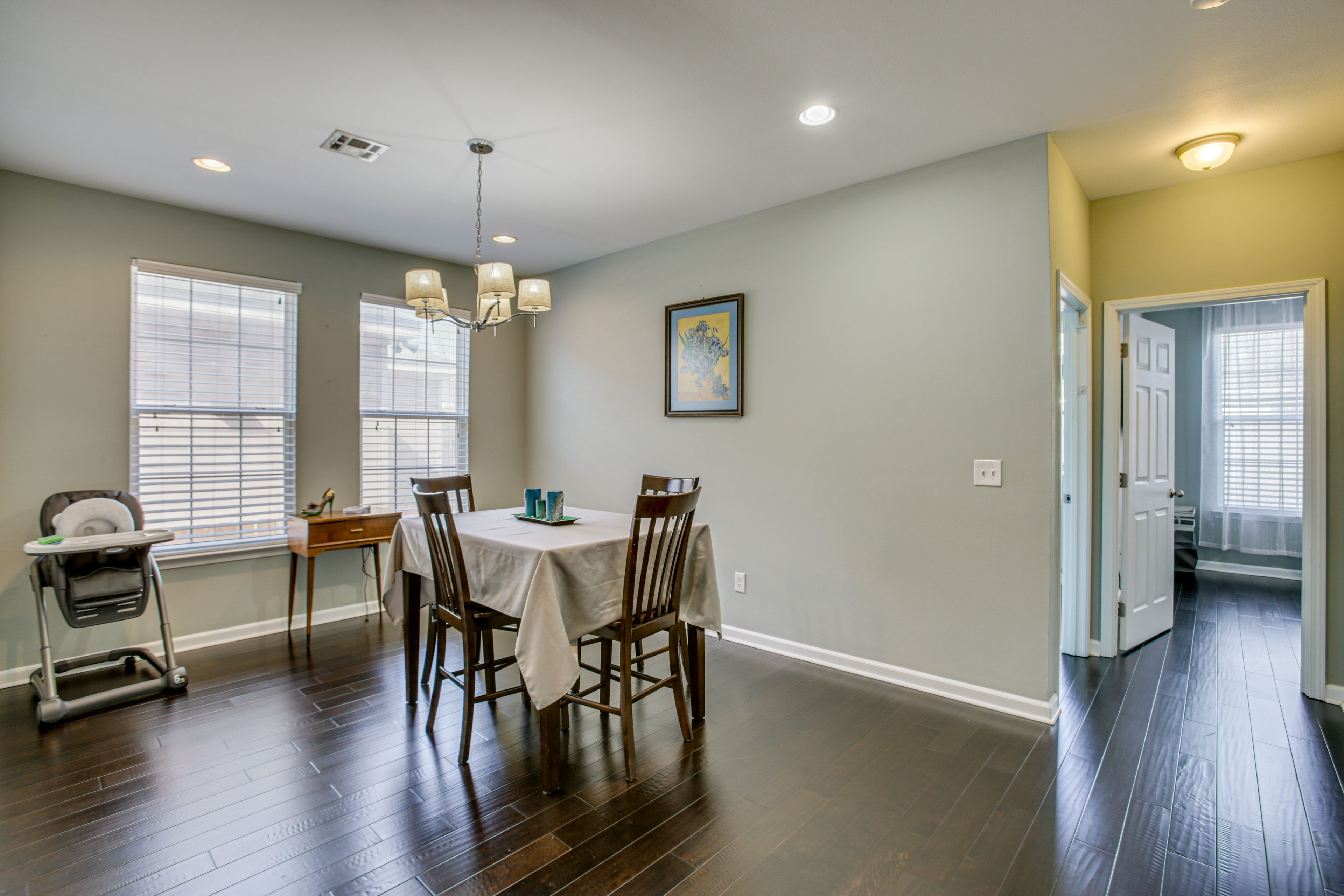 Dining Table | High Chair