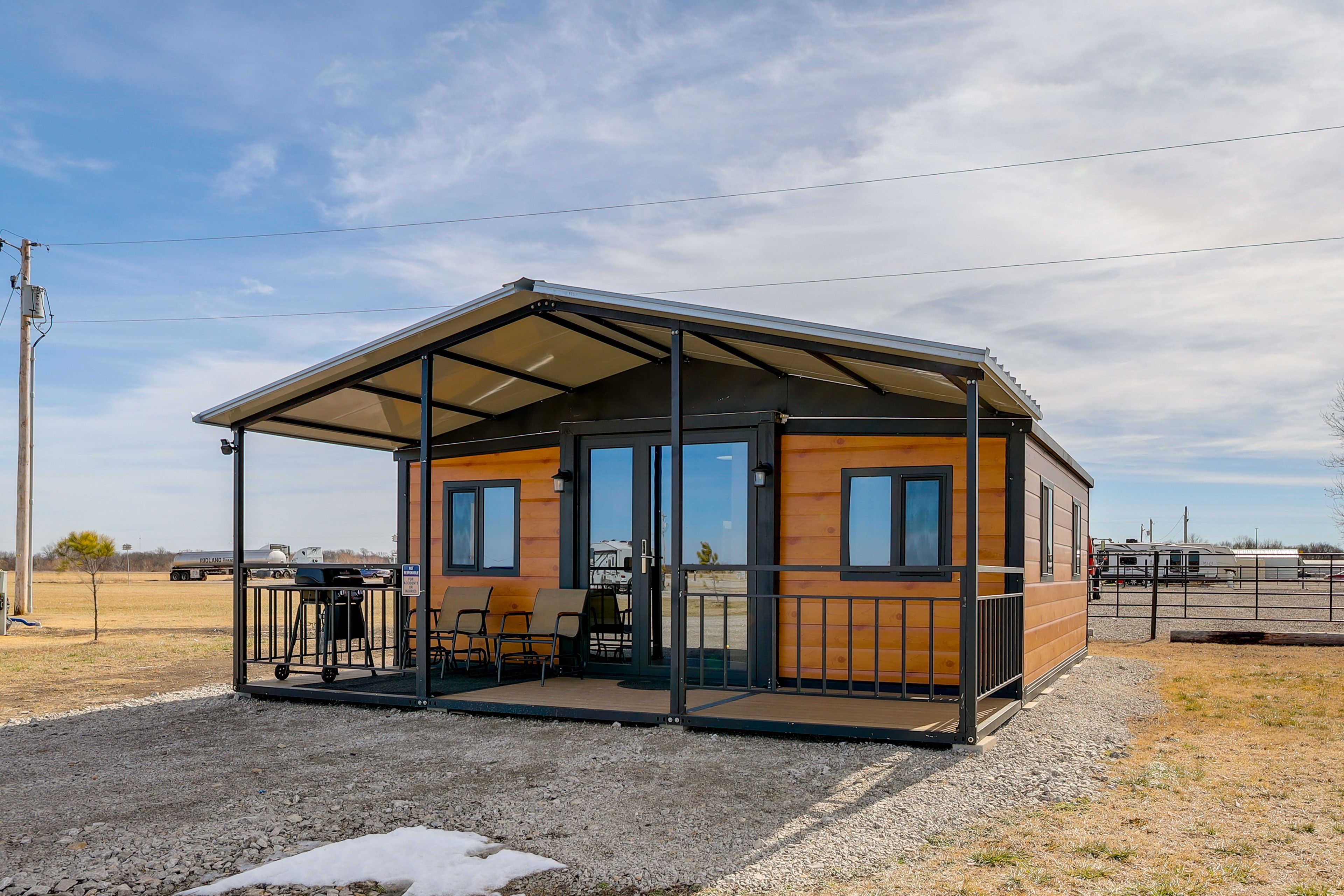 Nowata Vacation Rental | 2BR | 1BA | 400 Sq Ft