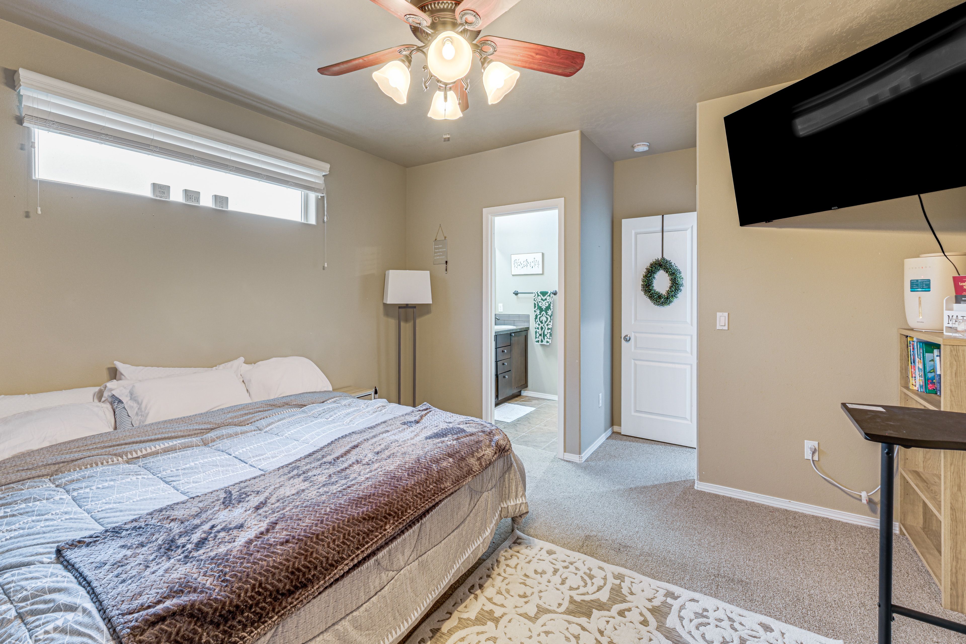 Bedroom 1 | King Bed | 1st Floor