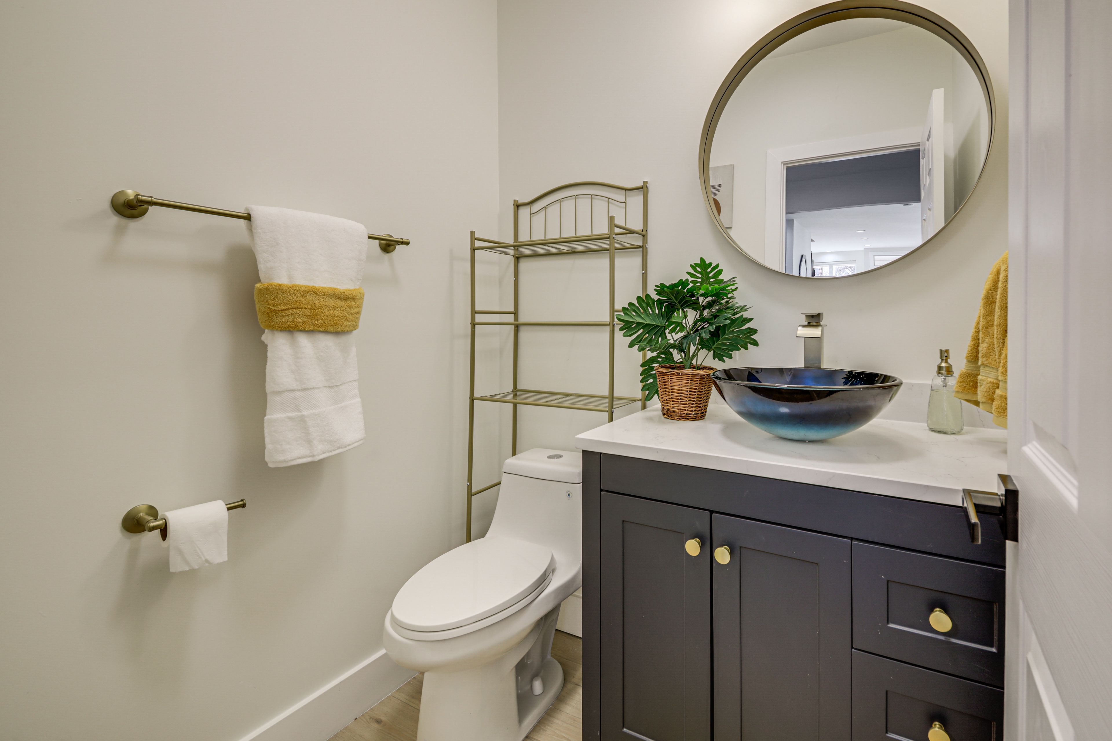 Half Bathroom | 1st Floor