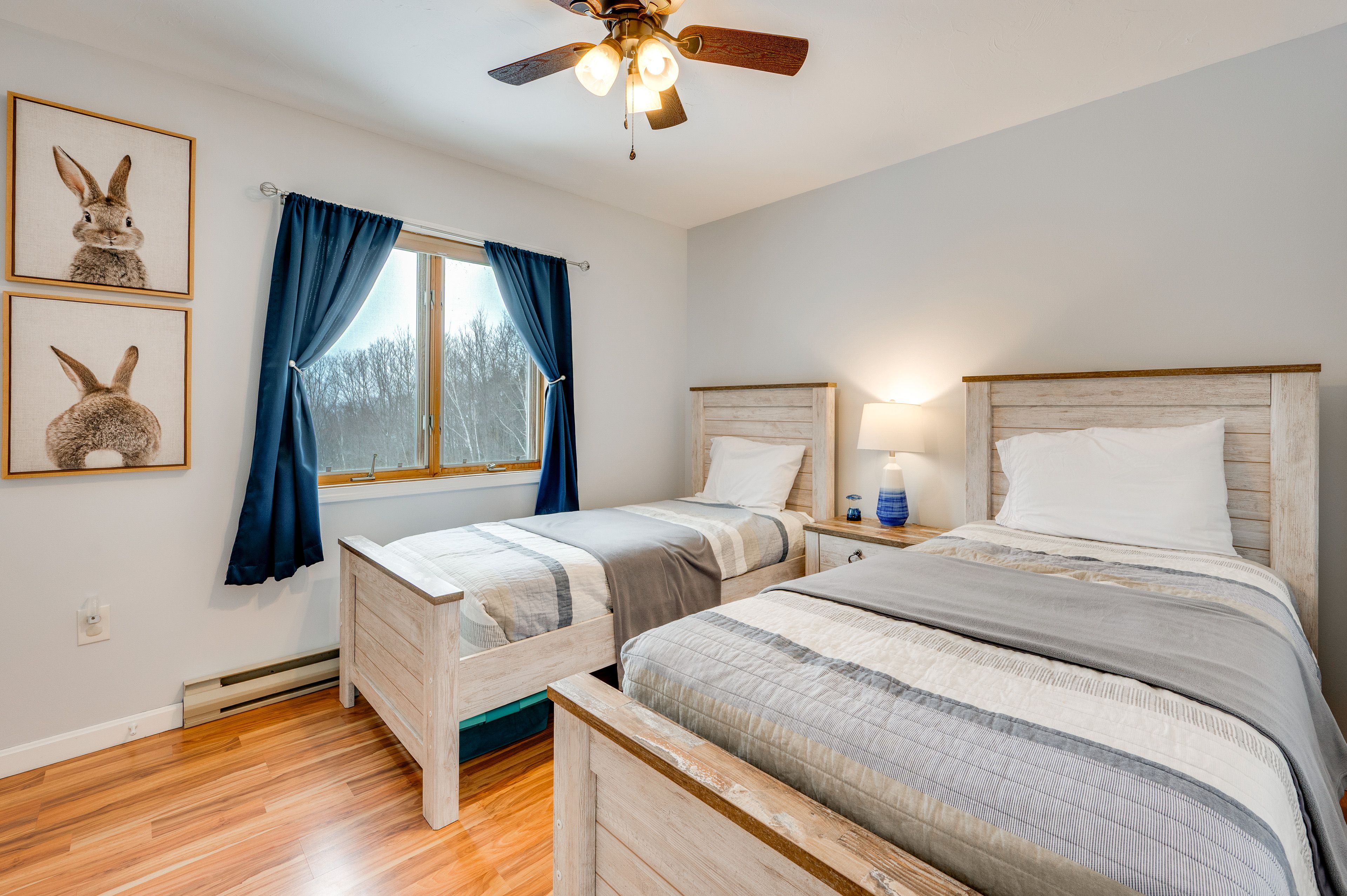 Bedroom 2 | 2 Twin Beds | Smart TV | 2nd Floor