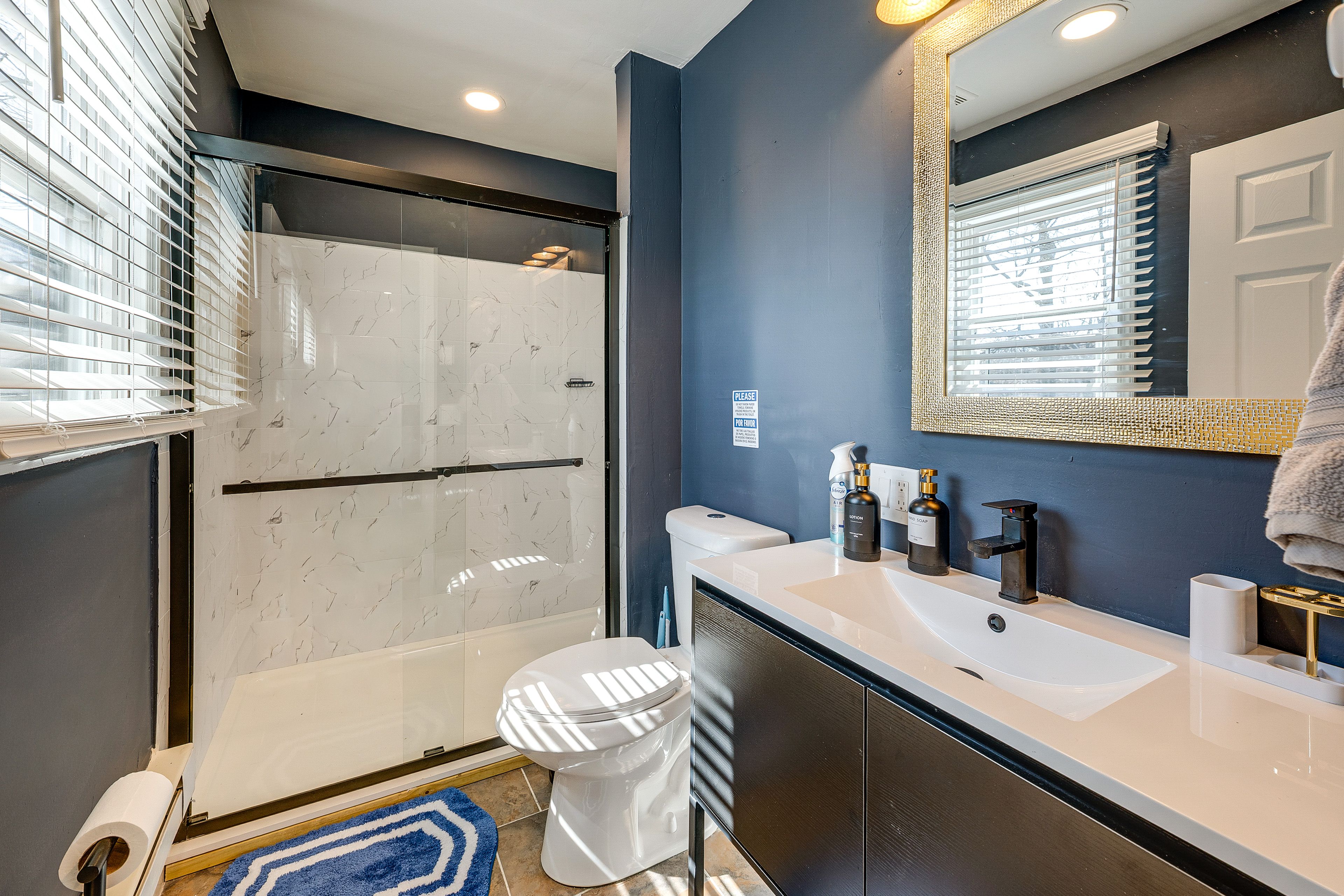 Full Bathroom | 2nd Floor