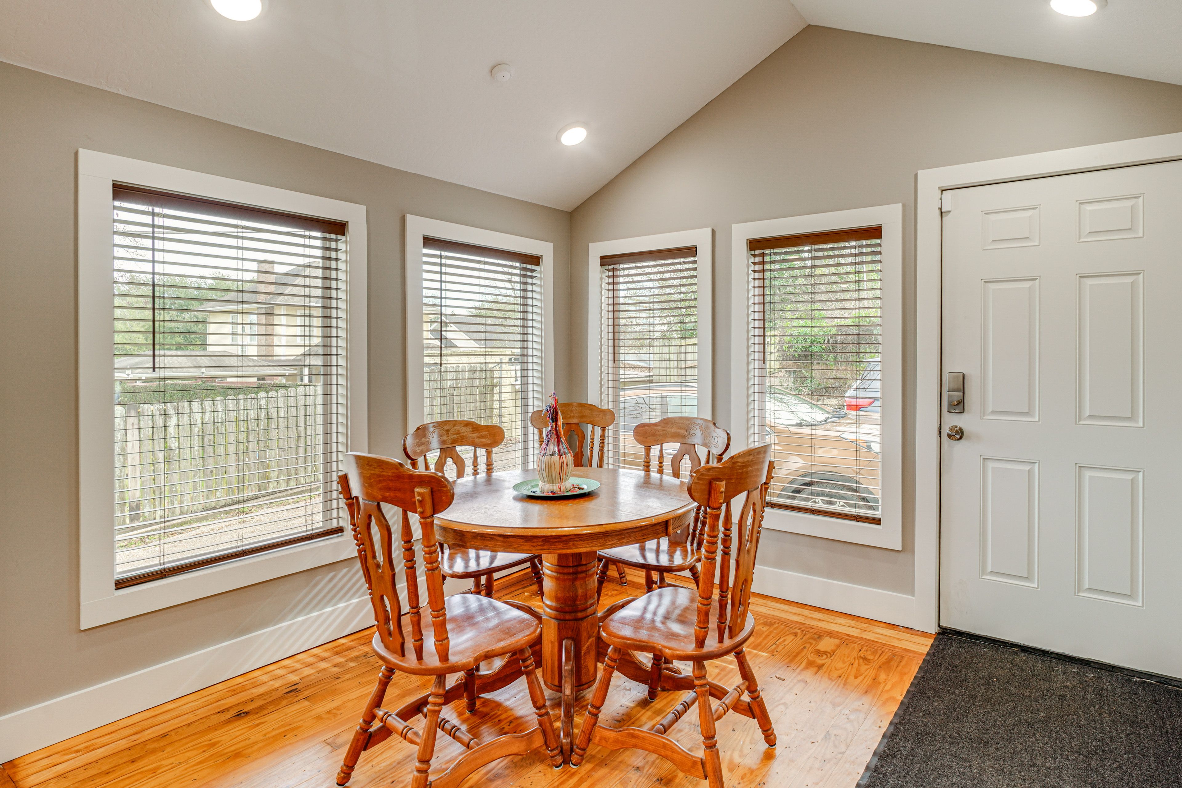 Additional Dining Area | 1st Floor