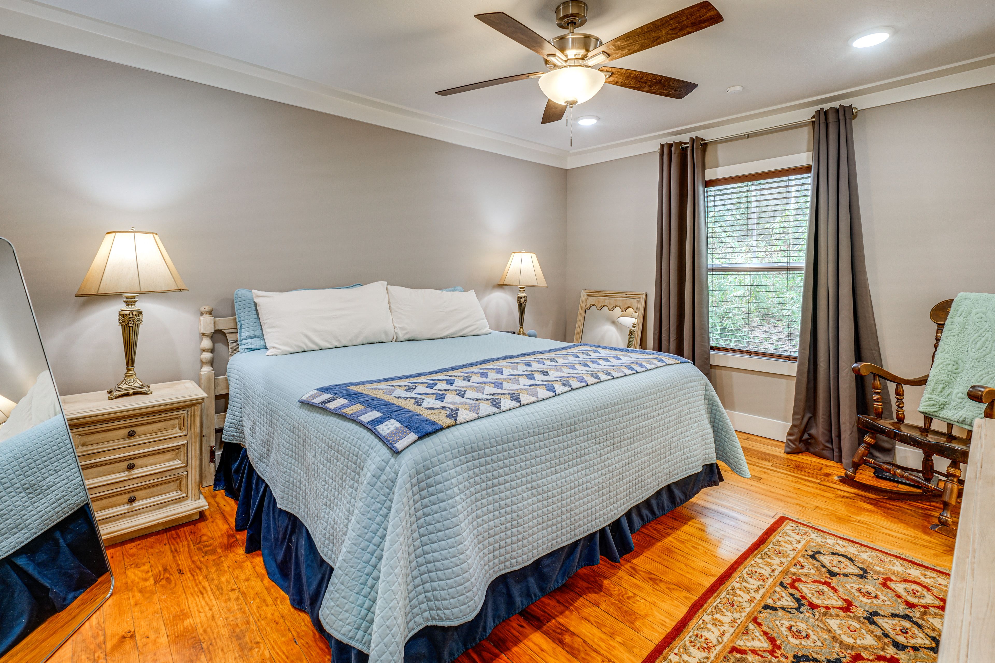 Bedroom | 1st Floor | King Bed | Linens Provided