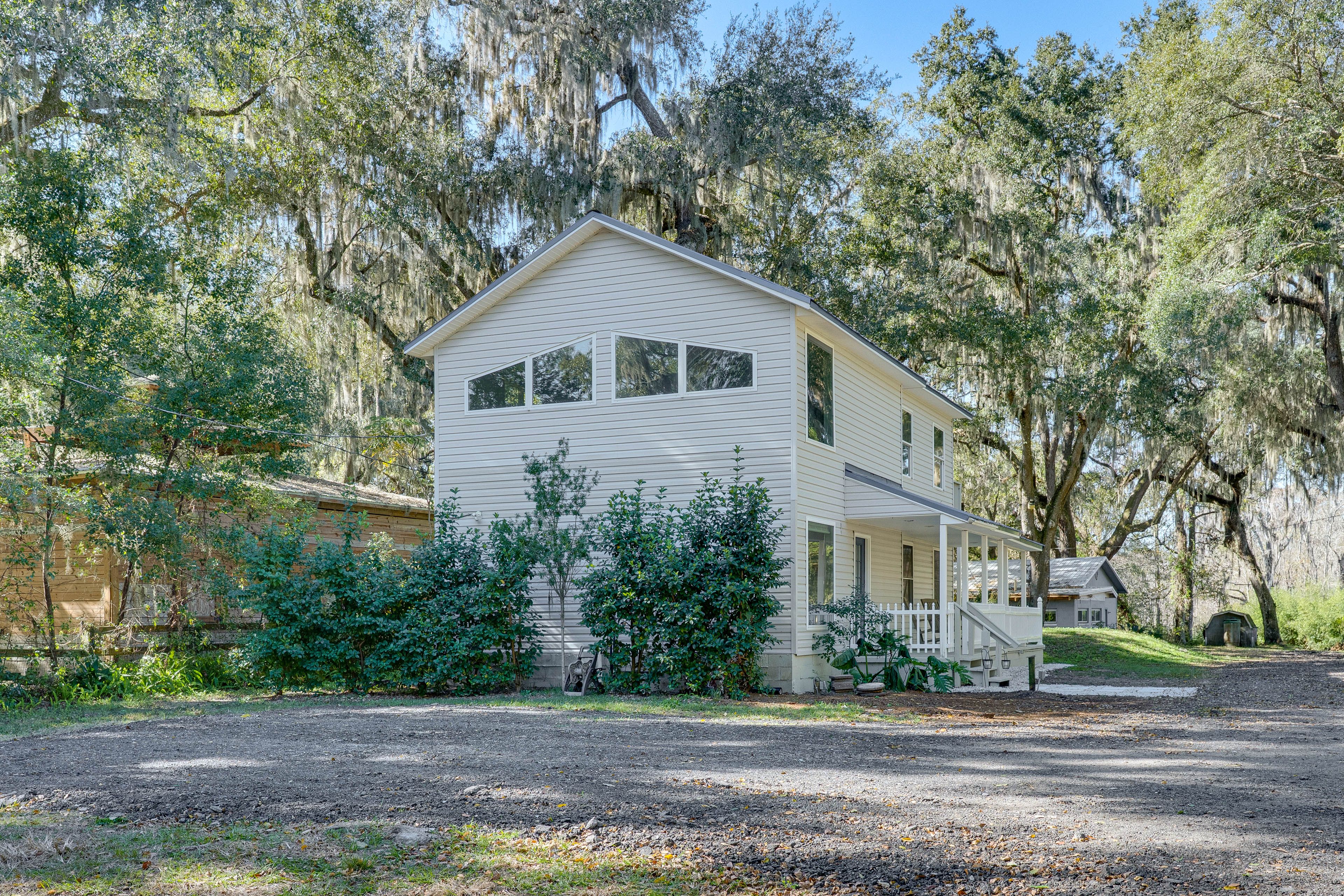 Parking | Driveway (6 Vehicles)