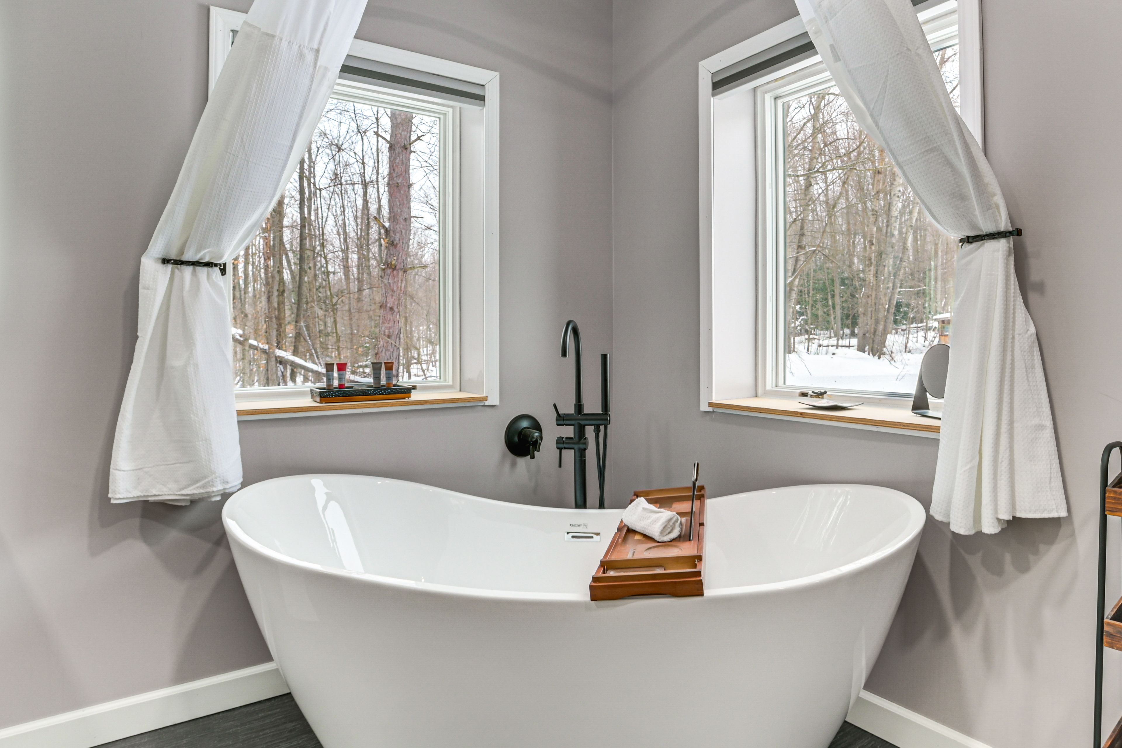 Full Bathroom | Washer/Dryer | Towels Provided | Complimentary Toiletries