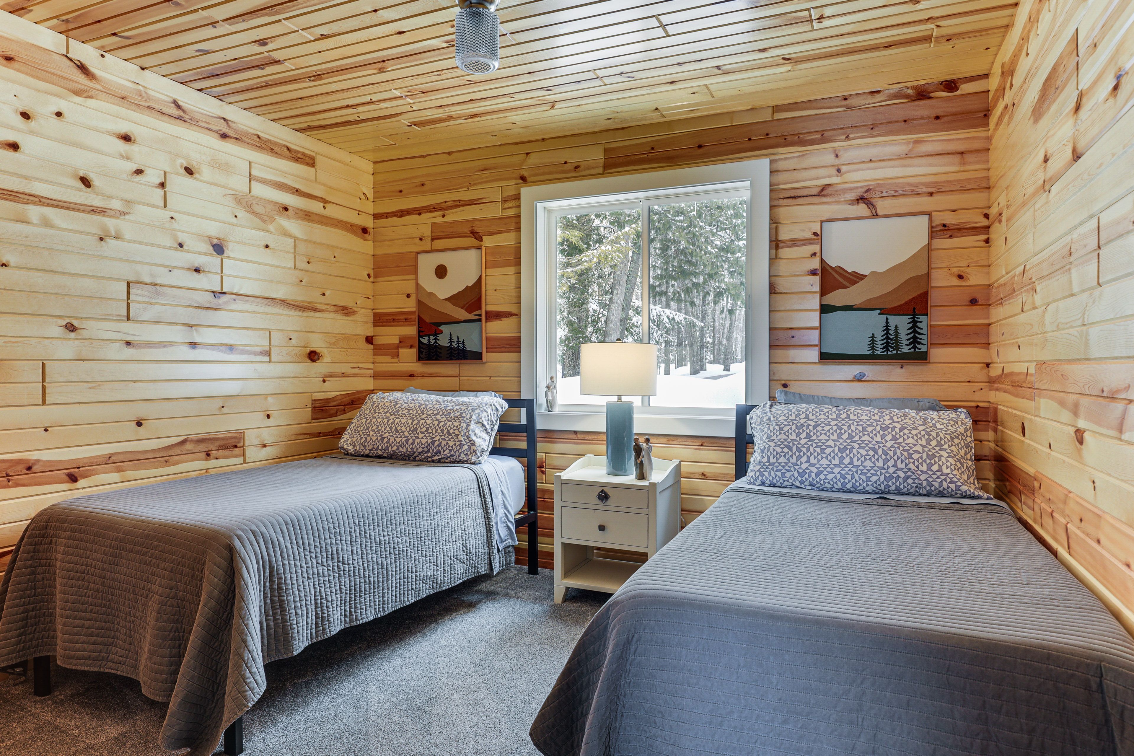 Bedroom 3 | 2 Twin Beds | Main Floor