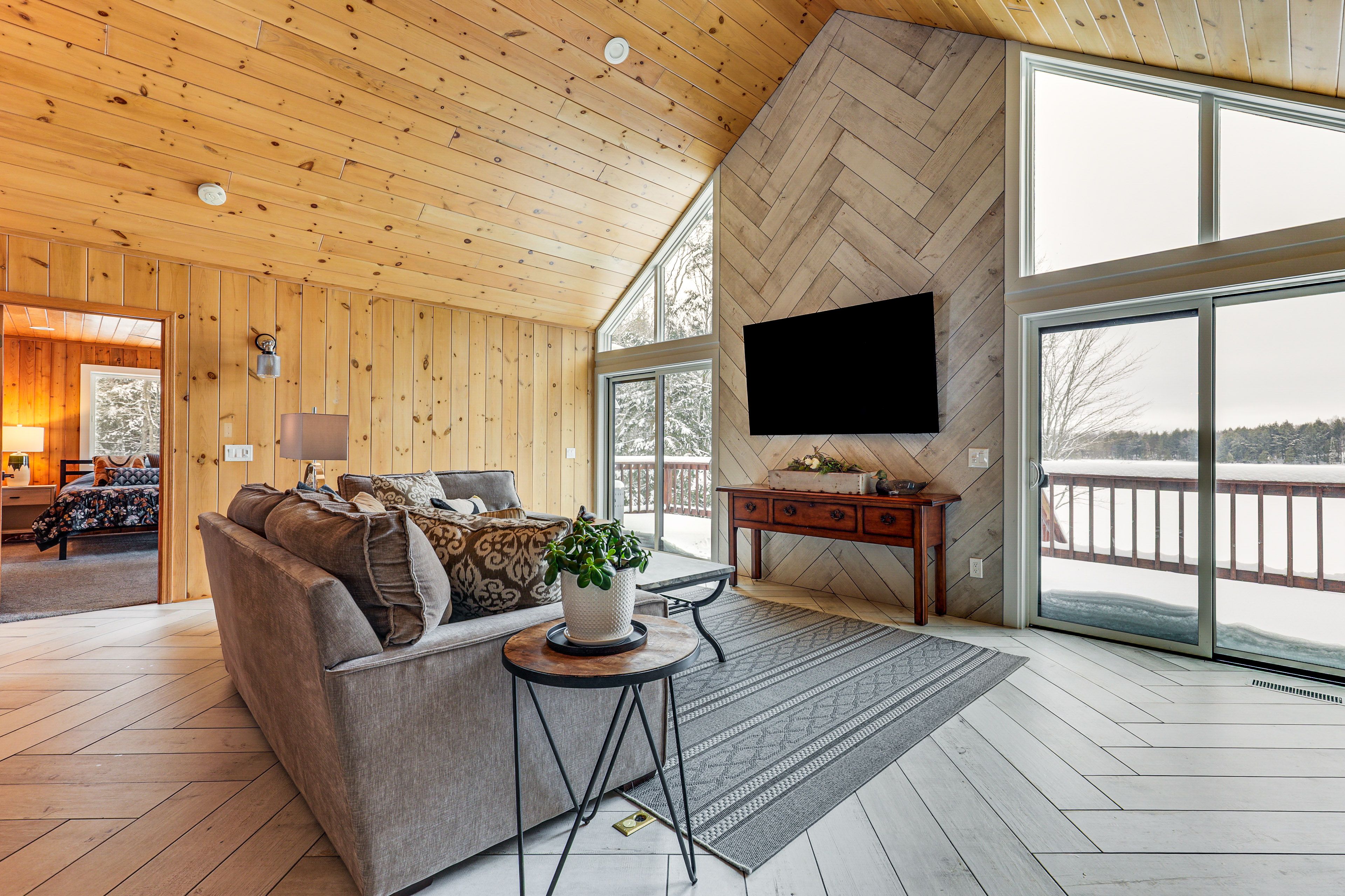 Watersmeet Vacation Rental | 5BR | 3BA | 3,000 Sq Ft