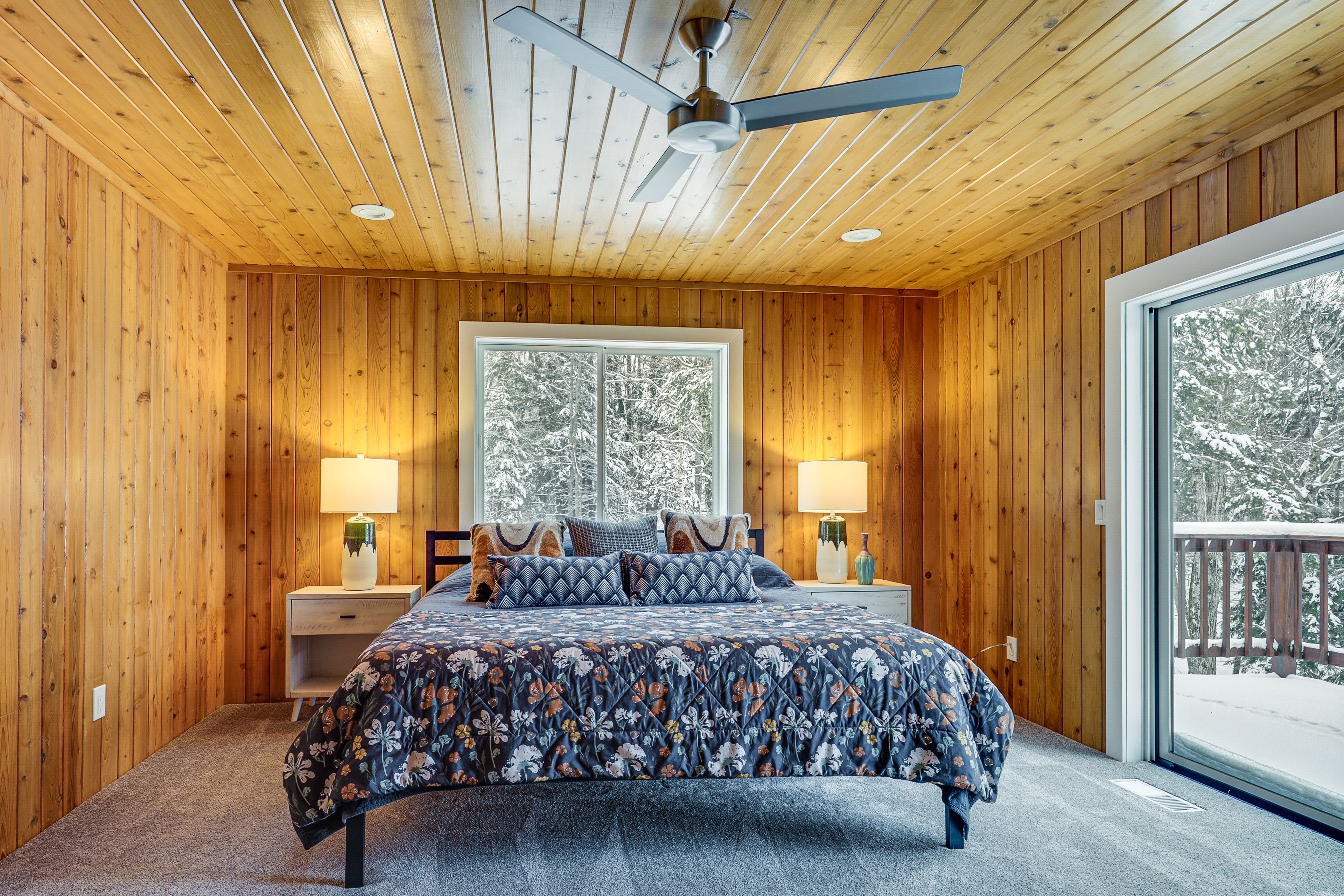 Bedroom 1 | King Bed | Main Floor