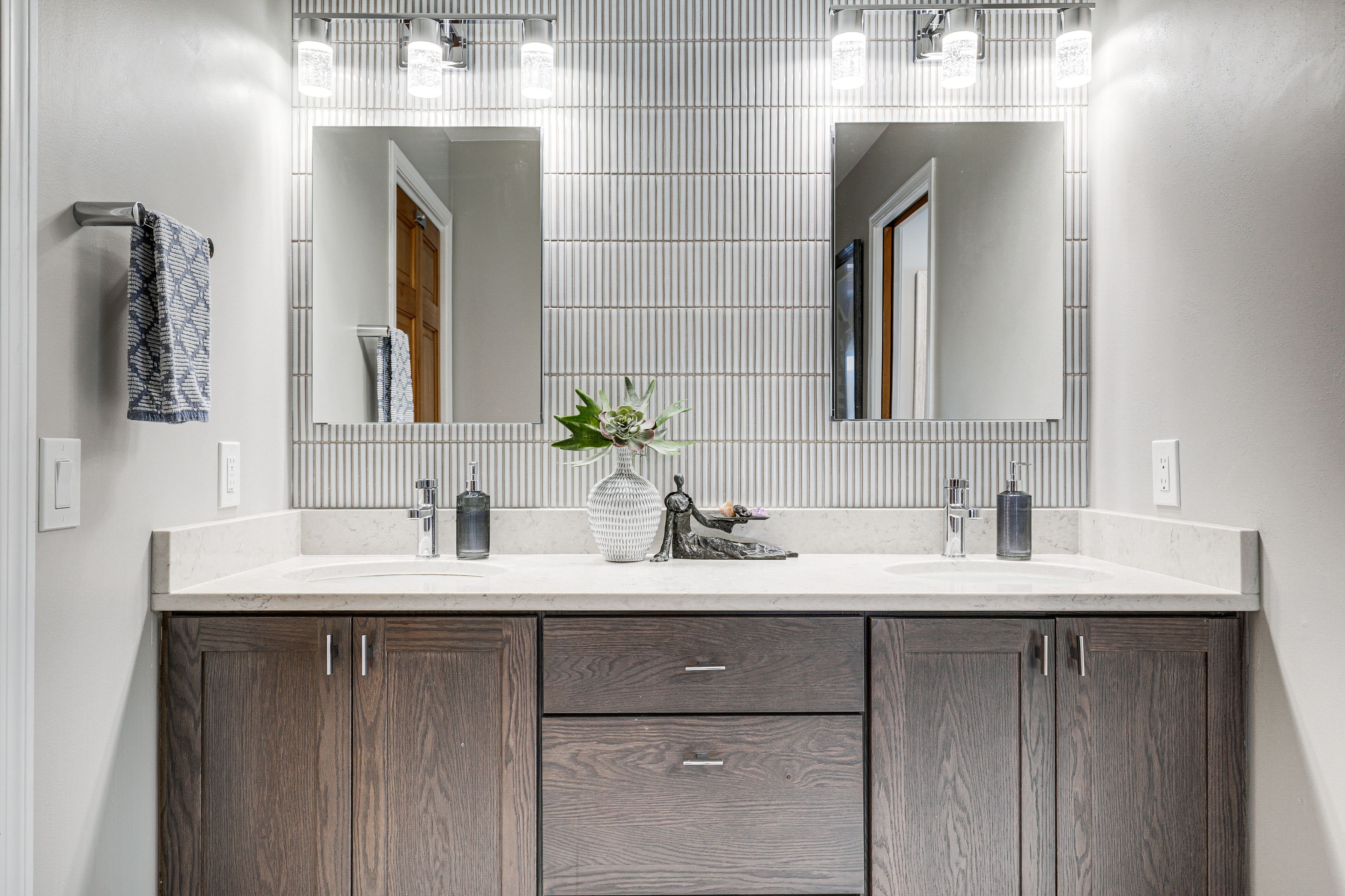 Bathroom | Main Floor