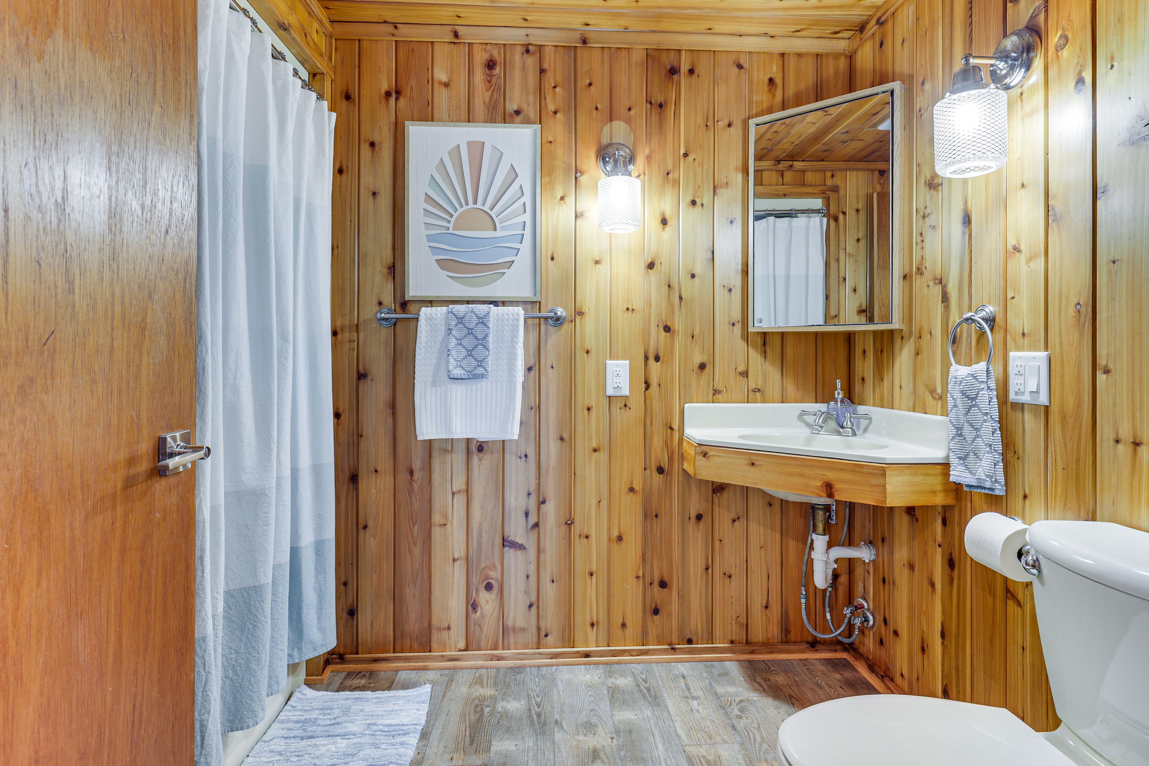 Bathroom | Lower Floor