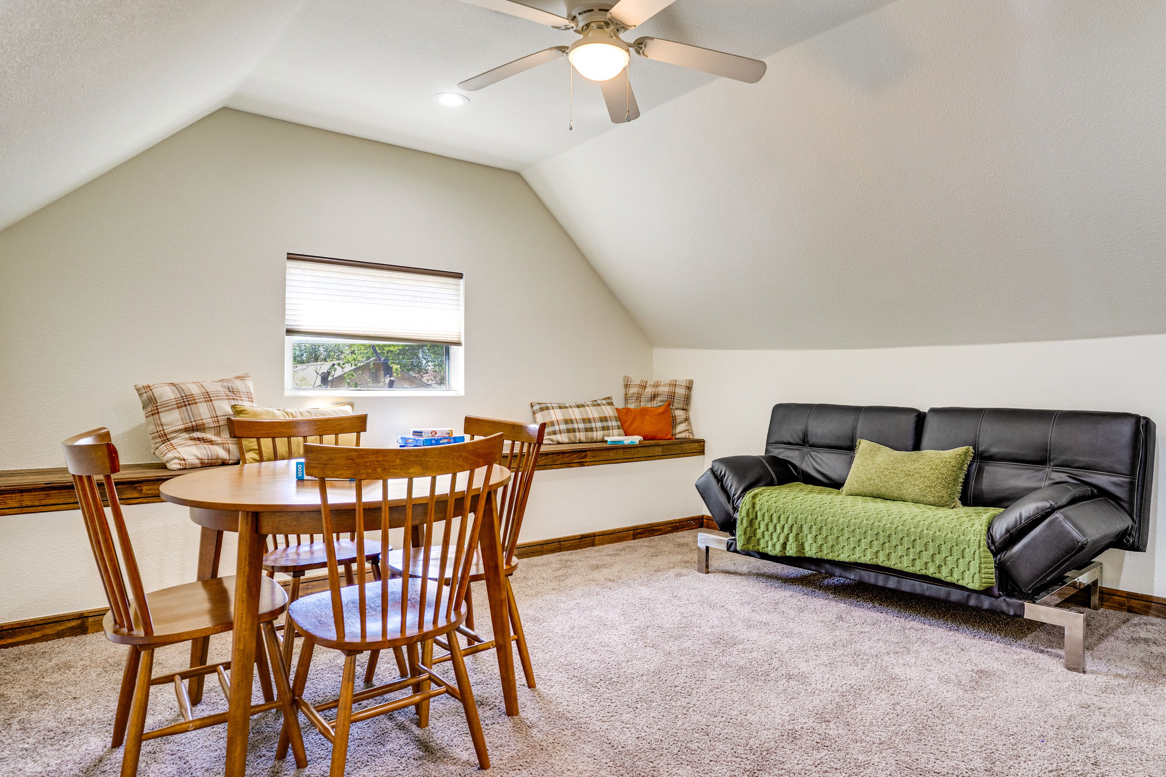 Main House | Loft | Queen Futon