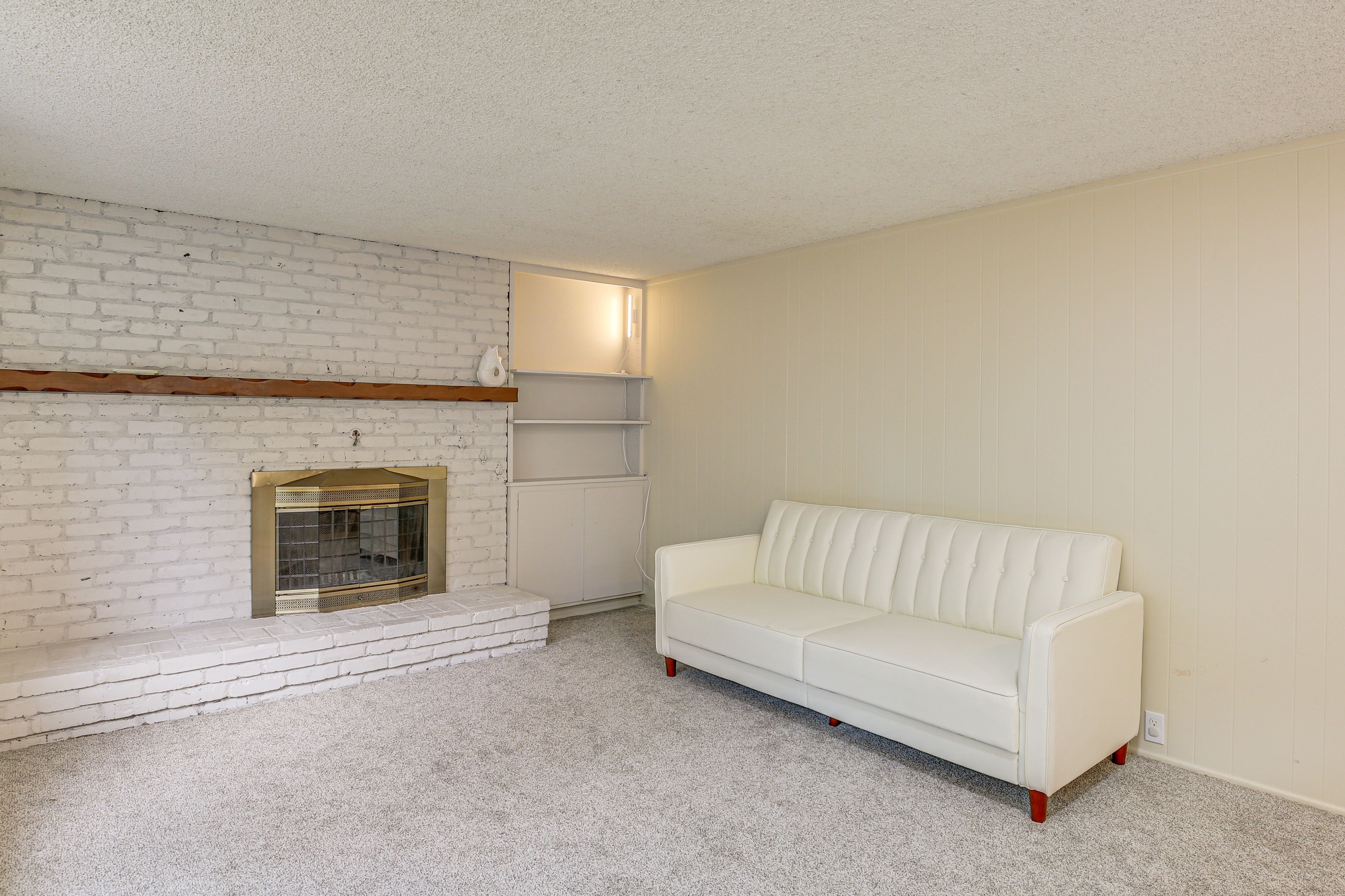 Living Room | 1 Step Required